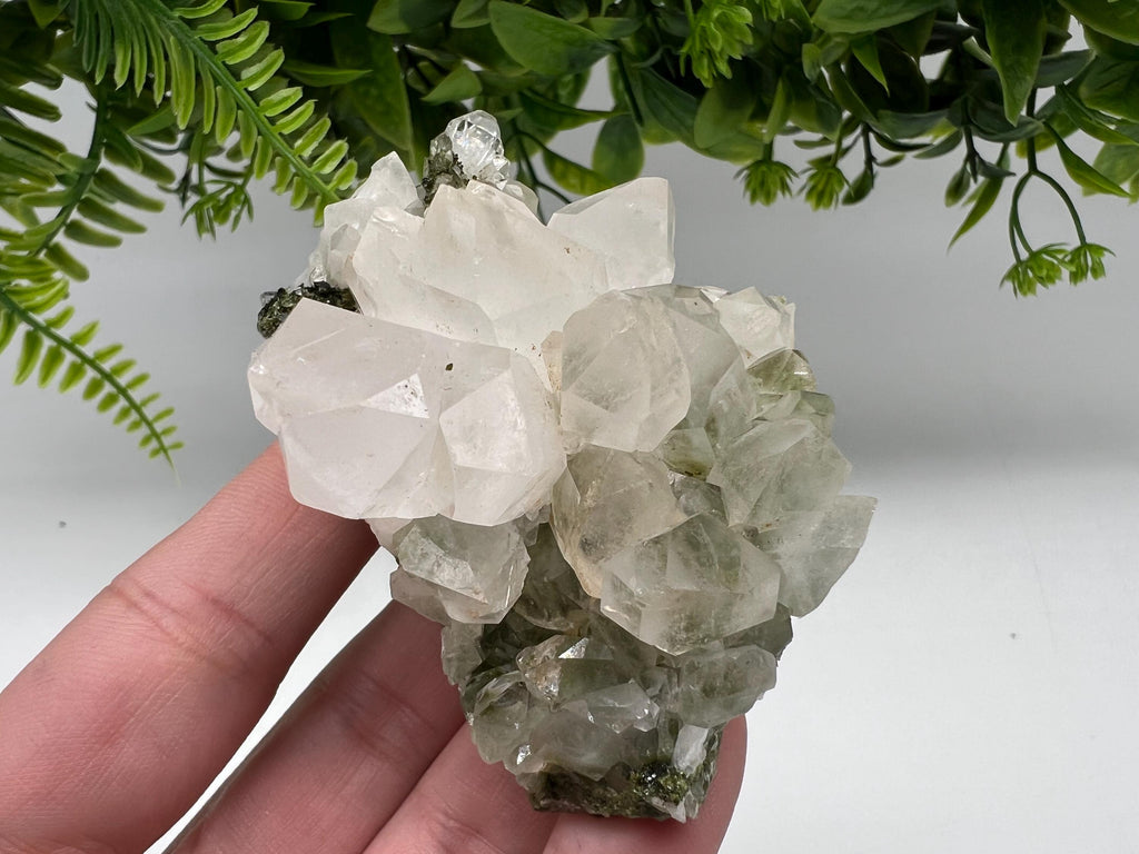 Stunning,Epidote with Quartz from Hakkari Turkey,Rainbow EPIDOTE,Mineral,Collection,Collection’s,GIFT,Epidote Crystal,Epidote from Turkey