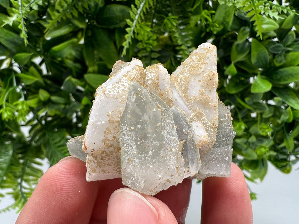 Quartz,Calcite whit Brown Rhodochrosite from Djurcovo mine,Bulgaria,Quartz,Rhodochrosite cluster,natural mineral,collection crystal,mineral