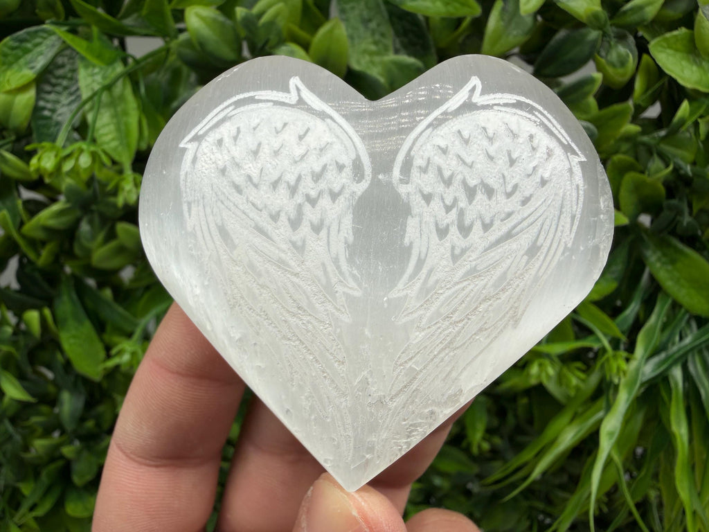 Selenite Heart Charging Plate with Angel Wings – Crystal Cleansing Dish, Spiritual Decor