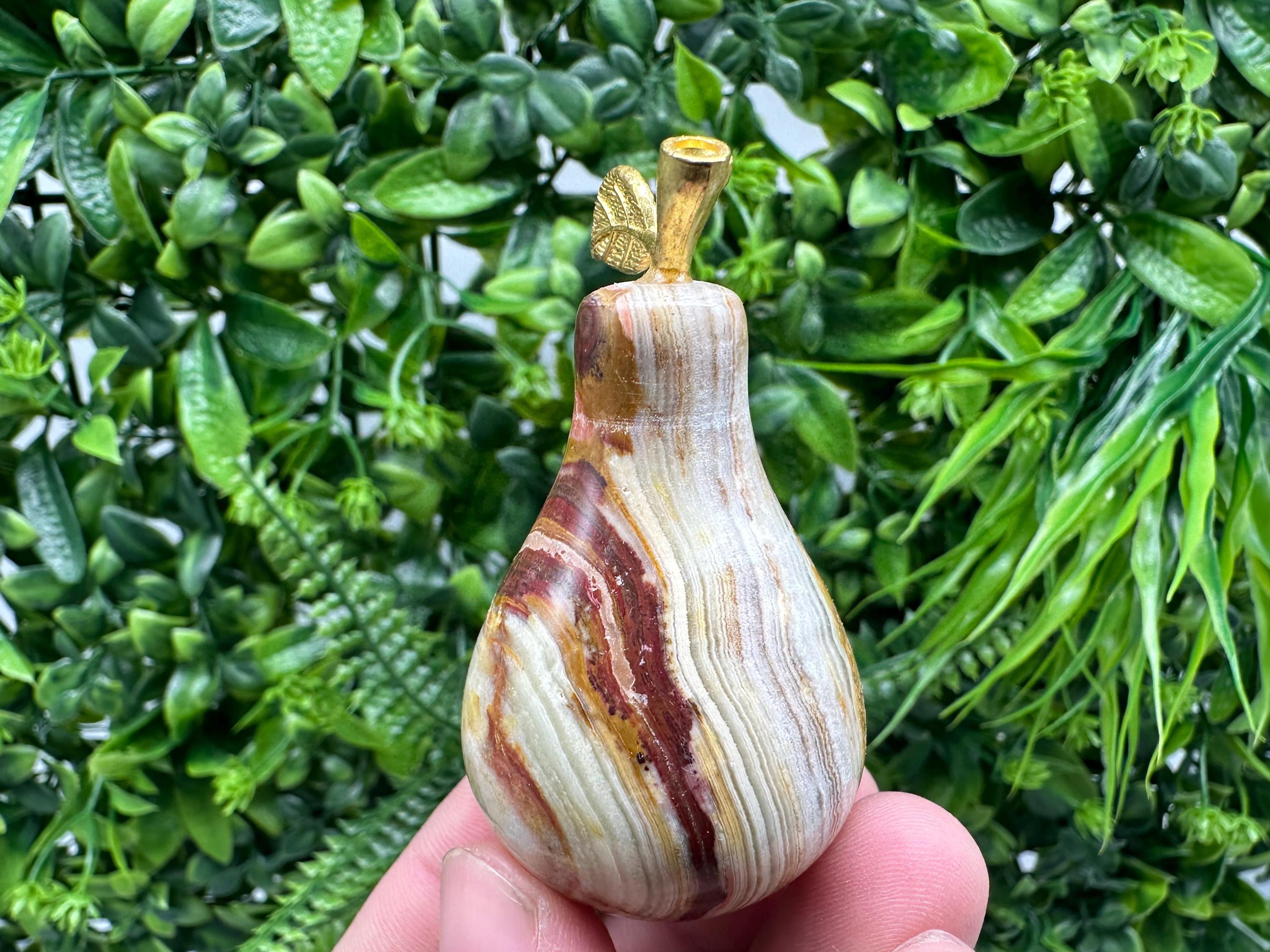 Handcrafted Marbled Onyx Pear Sculpture: Natural Stone Decor