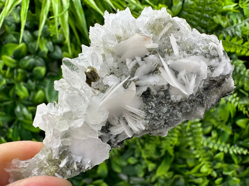 Calcite on Quartz Crystal: Borieva Mine, Bulgaria (7/4.5/2cm)