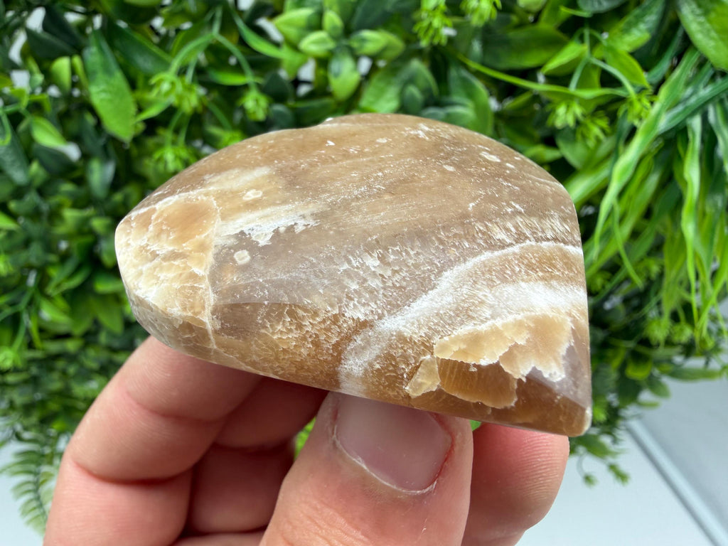 Natural Aragonite Heart Crystal – Grounding Meditation Stone, Spiritual Decor