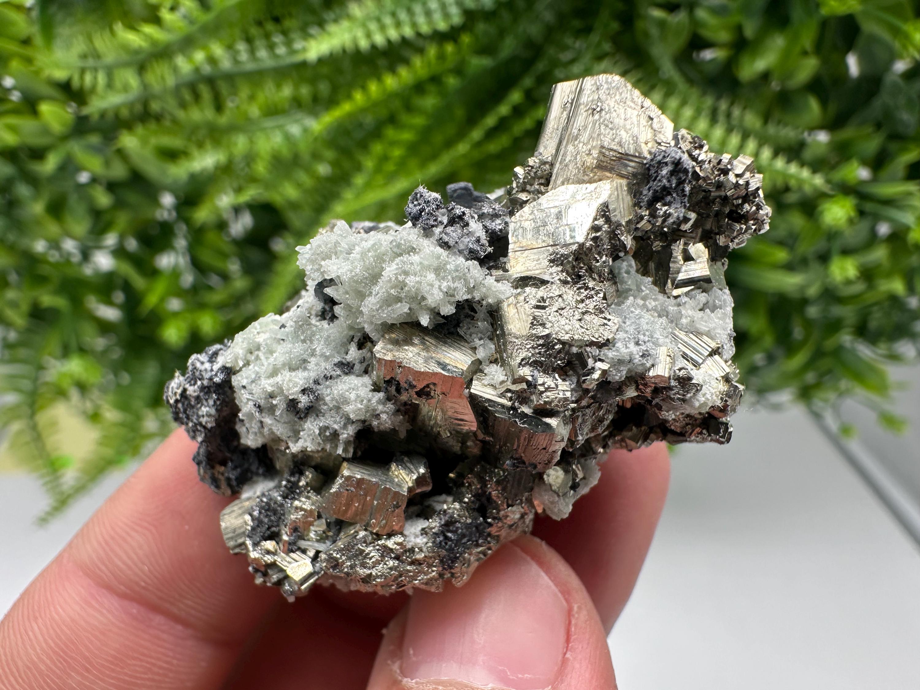 Aesthetic Sphalerite whit Calcite,Pyrite from 9th September mine,Madan,Bulgaria,natural,collection mineral specimen,Home decor stone,gift