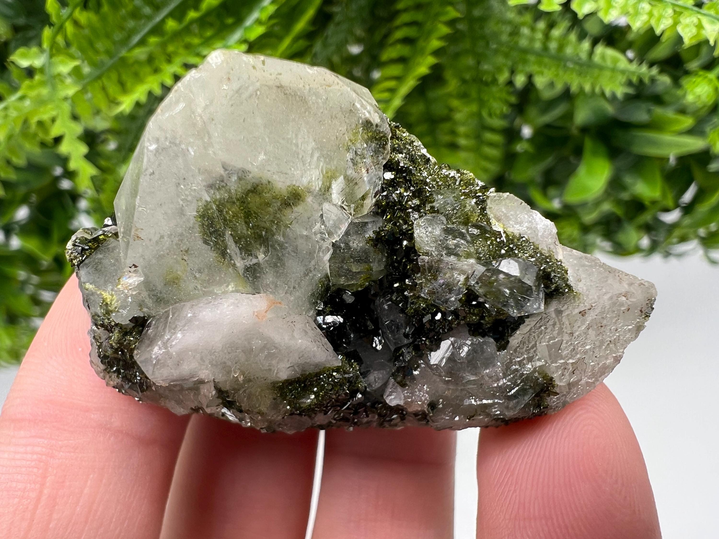 Stunning,Epidote with Quartz from Hakkari Turkey,Rainbow EPIDOTE,Mineral,Collection,Collection’s,GIFT,Epidote Crystal,Epidote from Turkey