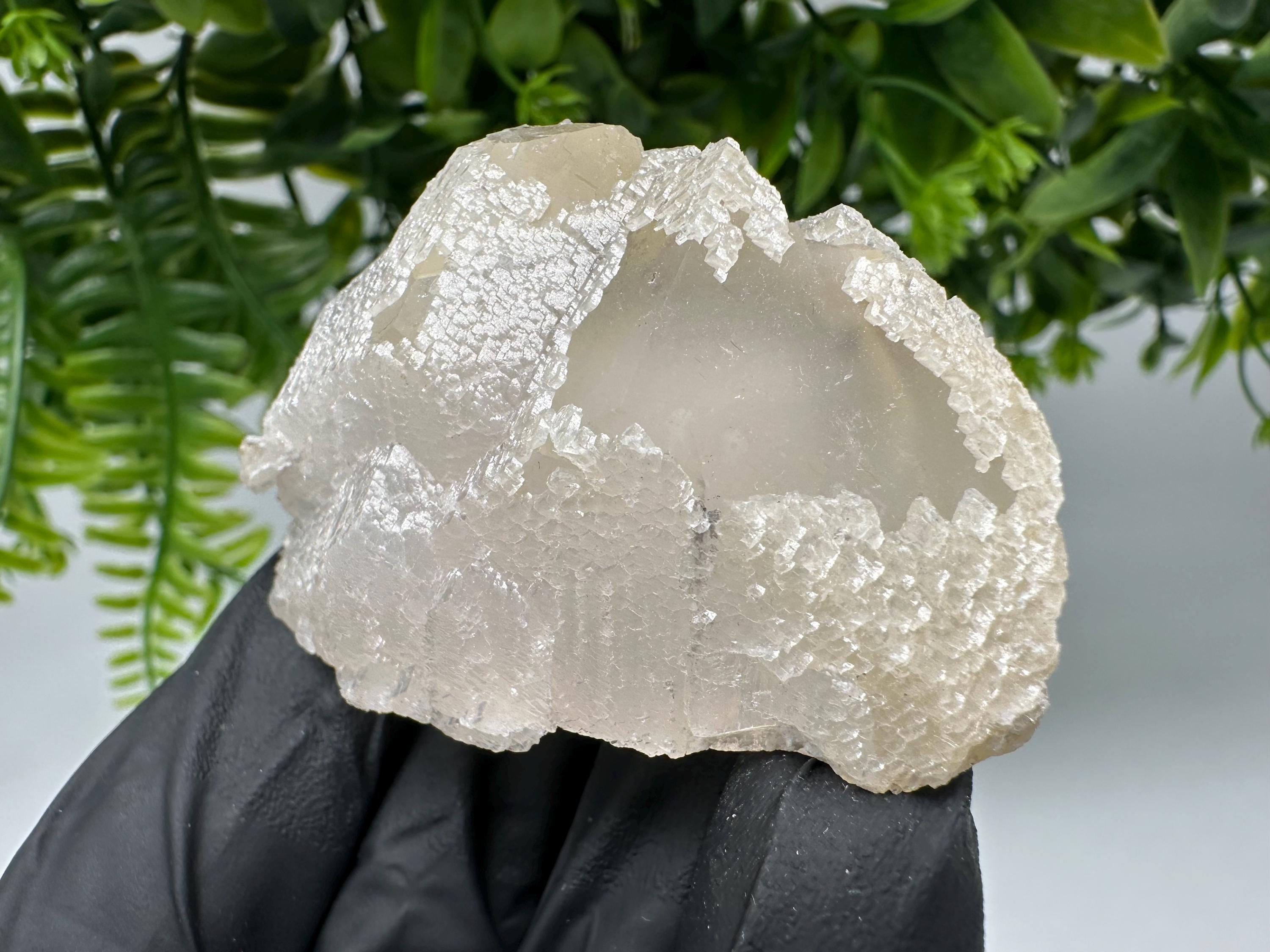 Calcite on Quartz,Chlorite from Borieva mine,Madan,Bulgaria,mineral specimen,collected crystal,geological minerals,collecting crystal