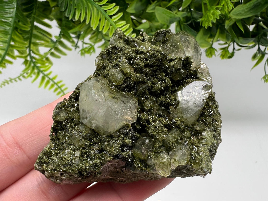 Stunning,Epidote with Quartz from Hakkari Turkey,Rainbow EPIDOTE,Mineral,Collection,Collection’s,GIFT,Epidote Crystal,Epidote from Turkey