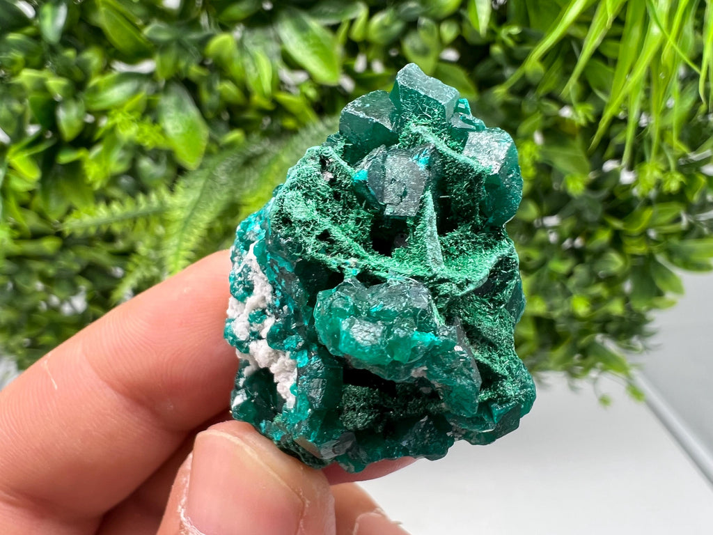Stunning Green Dioptase from Sanda Hills,Mindouli,Pool Department,Mindouli District,Congo,green Dioptase,Dioptas Crystal,Dioptase collecting