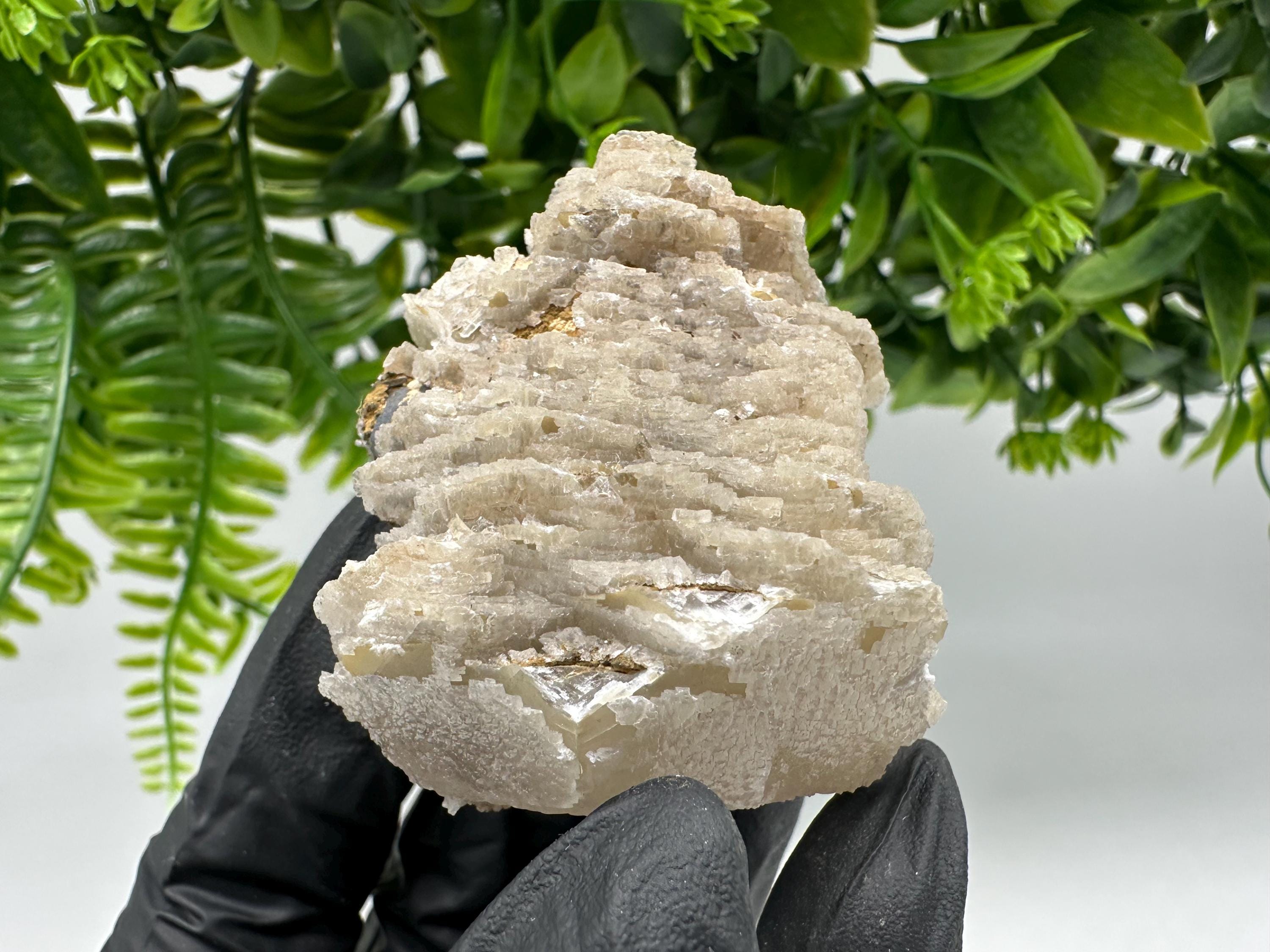 Calcite on Quartz,Chlorite from Borieva mine,Madan,Bulgaria,mineral specimen,collected crystal,geological minerals,collecting crystal