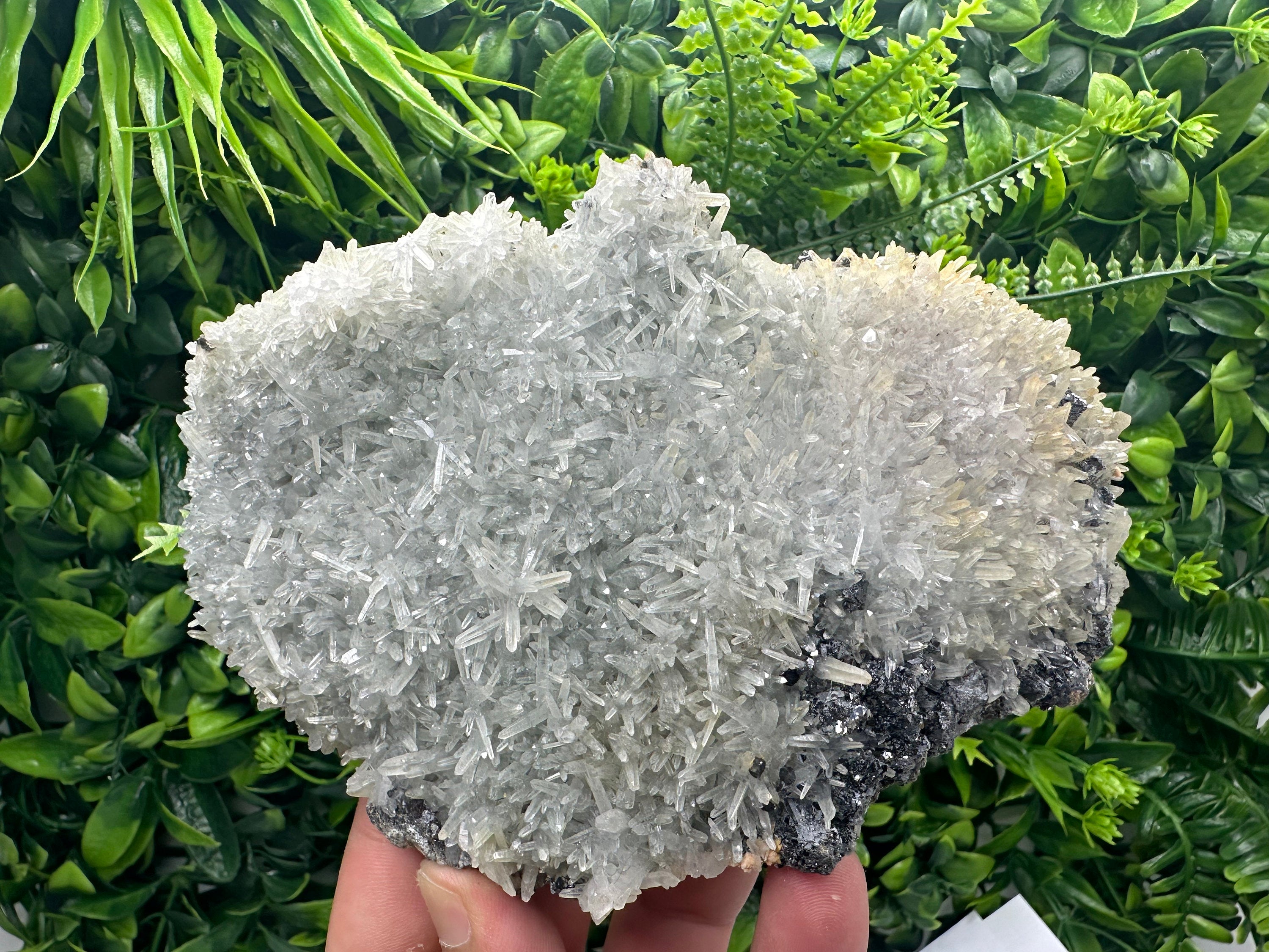Chlorite Quartz with Hematite: Borieva Mine Crystal Decor (18/9/7 cm)
