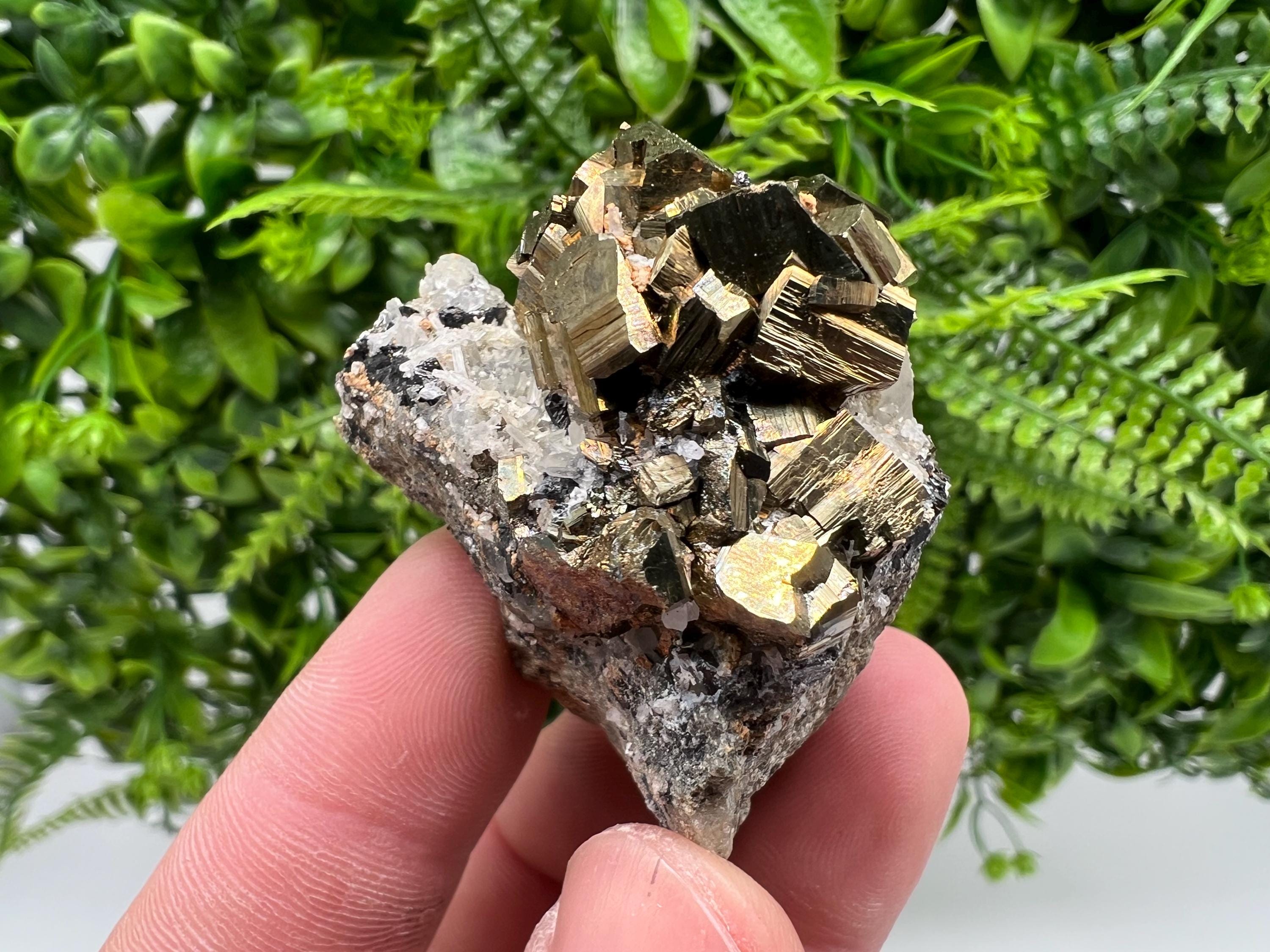 Wonderful Pyrite whit Hematite on Sphalerite,Quartz,from 9 th September mine,Bulgaria,natural,collectible specimen,collection minerals,gift