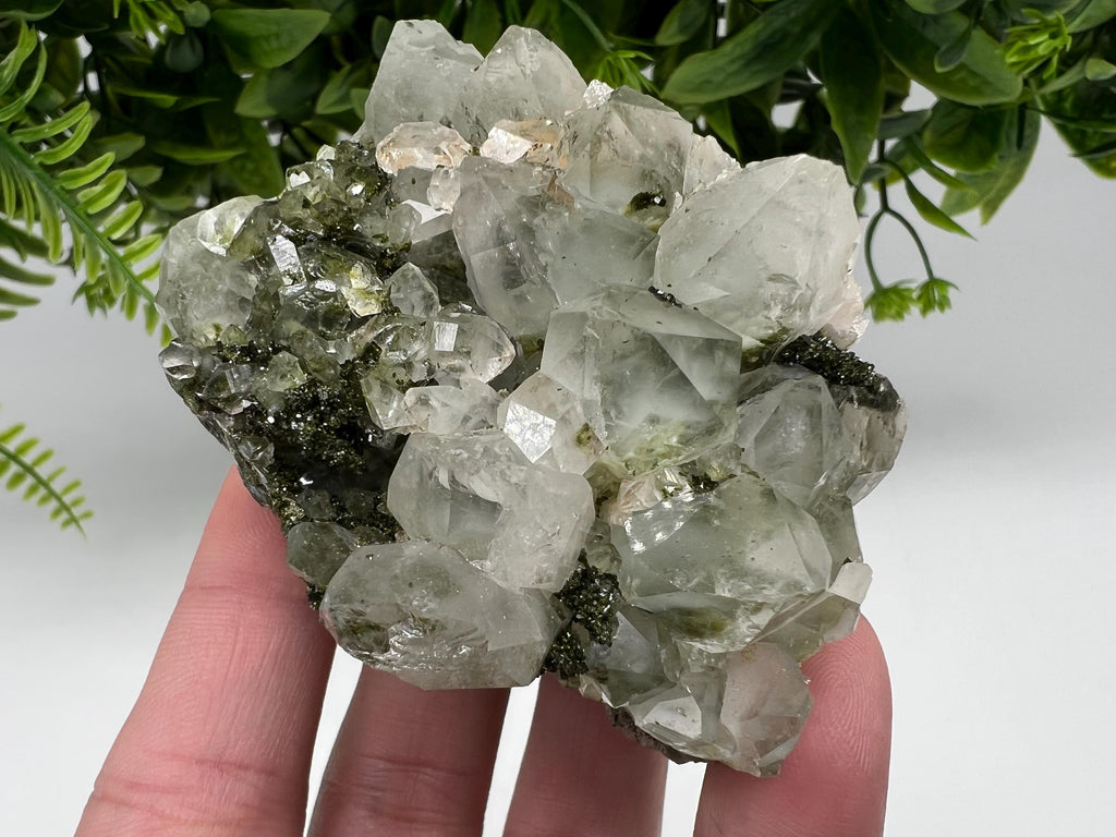 Stunning,Epidote with Quartz from Hakkari Turkey,Rainbow EPIDOTE,Mineral,Collection,Collection’s,GIFT,Epidote Crystal,Epidote from Turkey