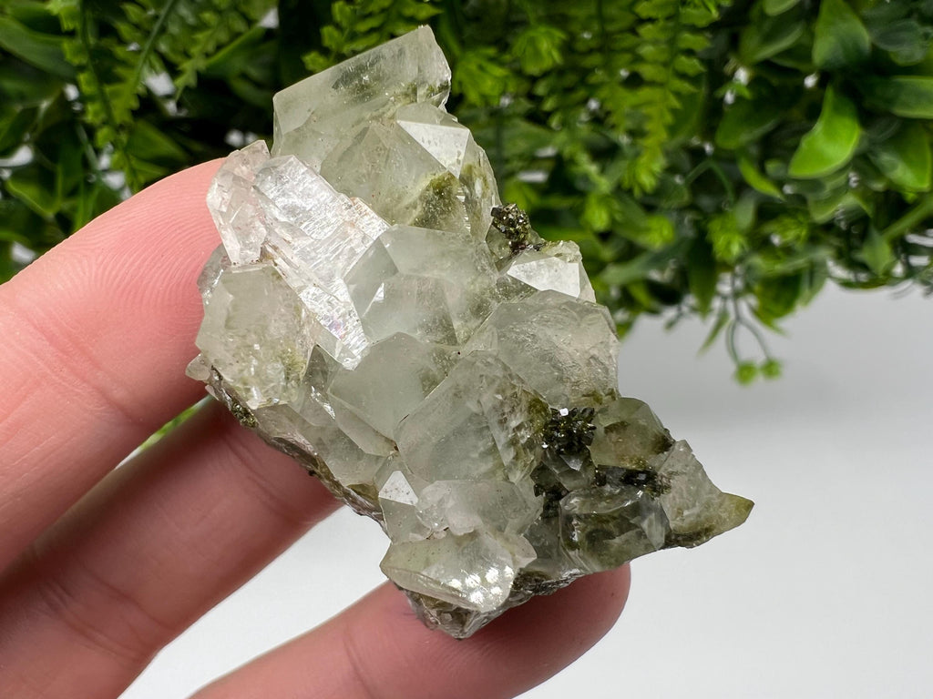 Stunning,Epidote with Quartz from Hakkari Turkey,Rainbow EPIDOTE,Mineral,Collection,Collection’s,GIFT,Epidote Crystal,Epidote from Turkey