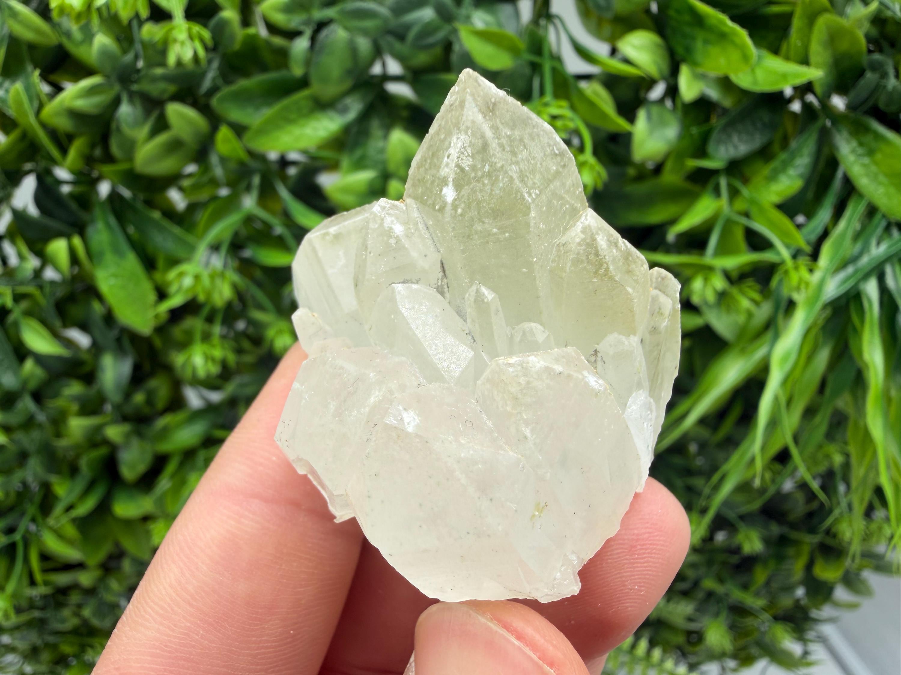 Wonderful Transparent Quartz whit Chlorite ,From 9th September mine,Madan,Bulgaria,Quartz,Quartz crystal,mineral specimen,collection quartz