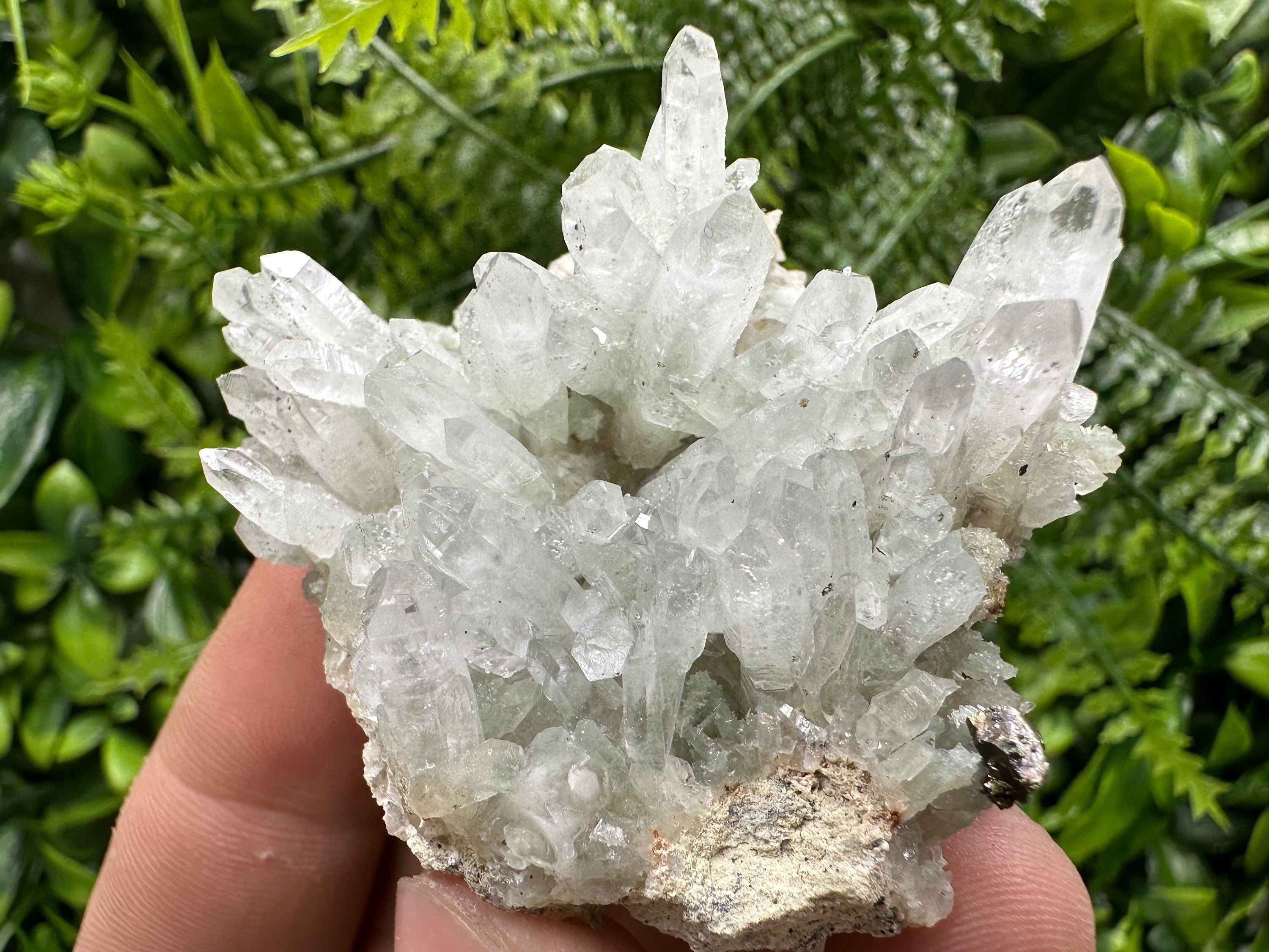 Chlorite Quartz Crystal: Transparent Mineral Specimen, Home Decor Stone