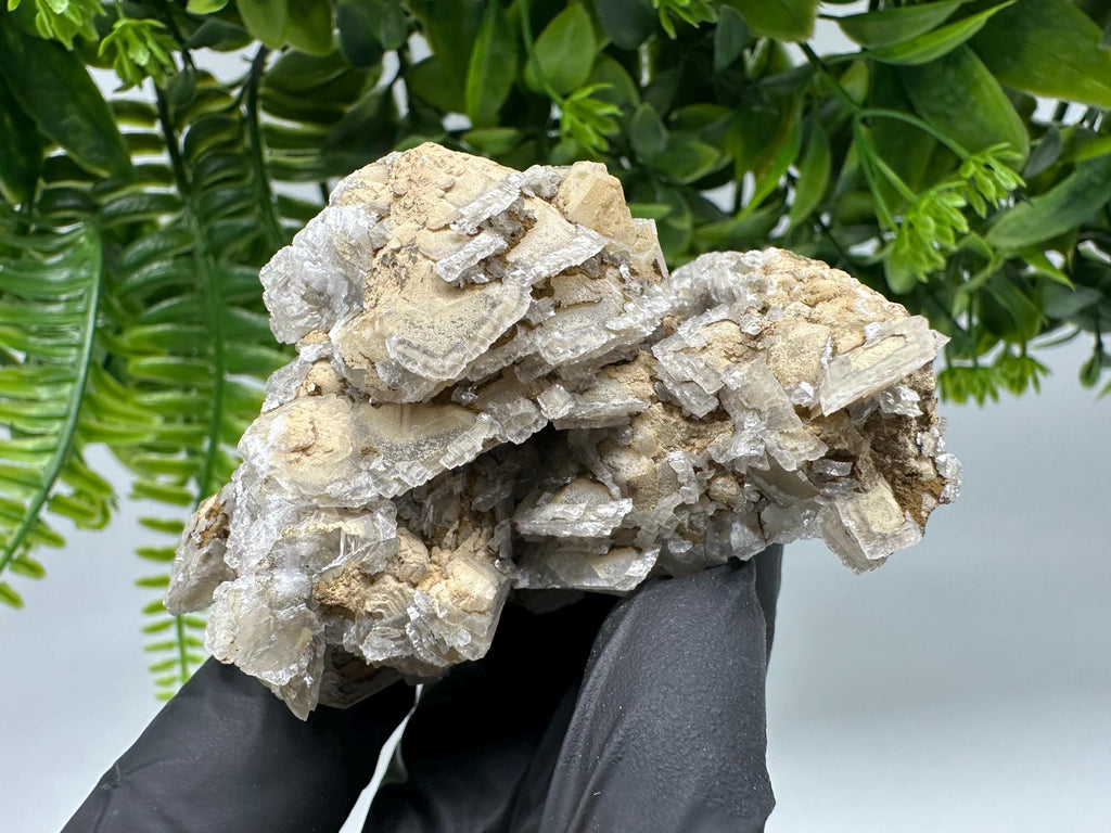 Calcite on Quartz,Chlorite from Borieva mine,Madan,Bulgaria,mineral specimen,collected crystal,geological minerals,collecting crystal