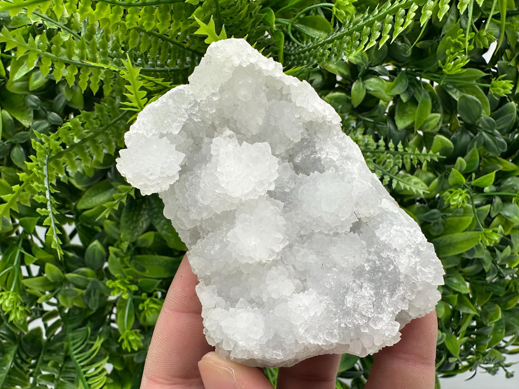 Natural Chalcedony Specimen: India Crystal Mineral, Home Decor (9/8/3.5cm)
