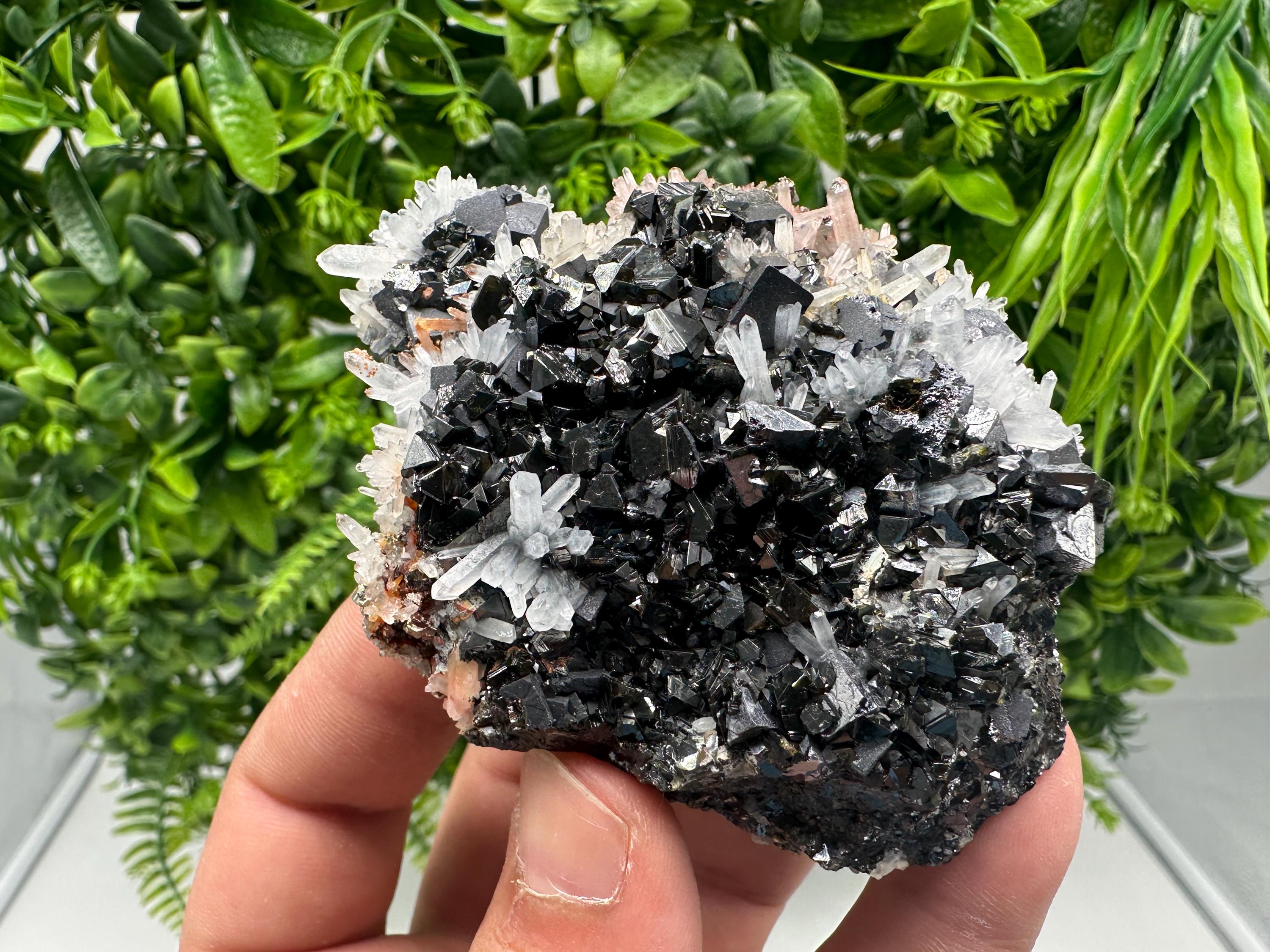 Wonderful Quartz whit Black Sphalerite natural,mineral,souvenirs,crystal,home decor stone,collection Quartz cluster Krushev dol Bulgaria