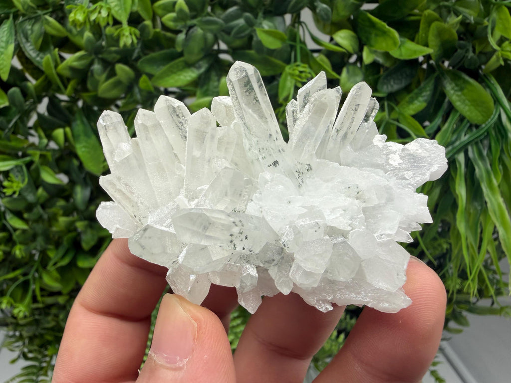 Wonderful Transparent Quartz whit Chlorite ,From 9th September mine,Madan,Bulgaria,Quartz,Quartz crystal,mineral specimen,collection quartz