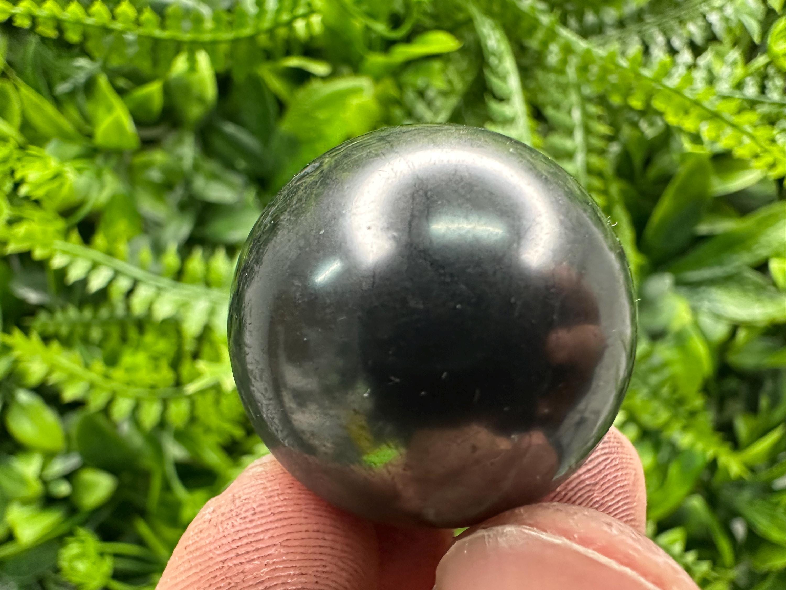 Shungite Sphere 3cm: Polished EMF Protection Crystal