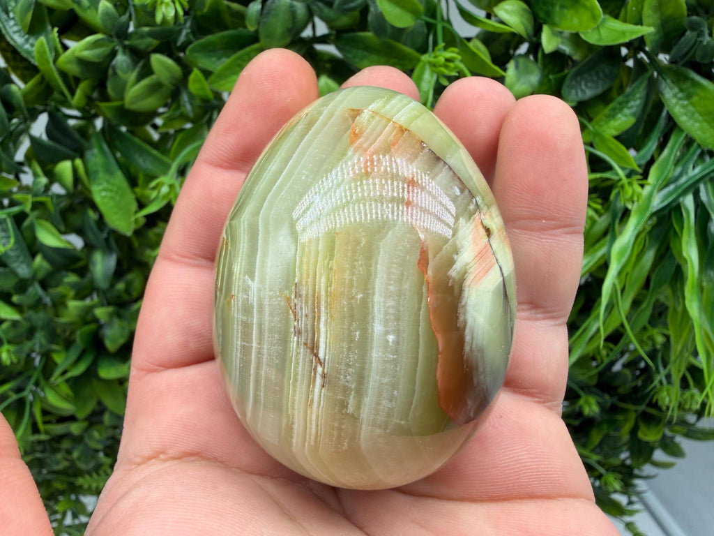 Hand Polished Onyx Egg – Natural Stone Decor, Unique Crystal Gift, Elegant Home Decoration