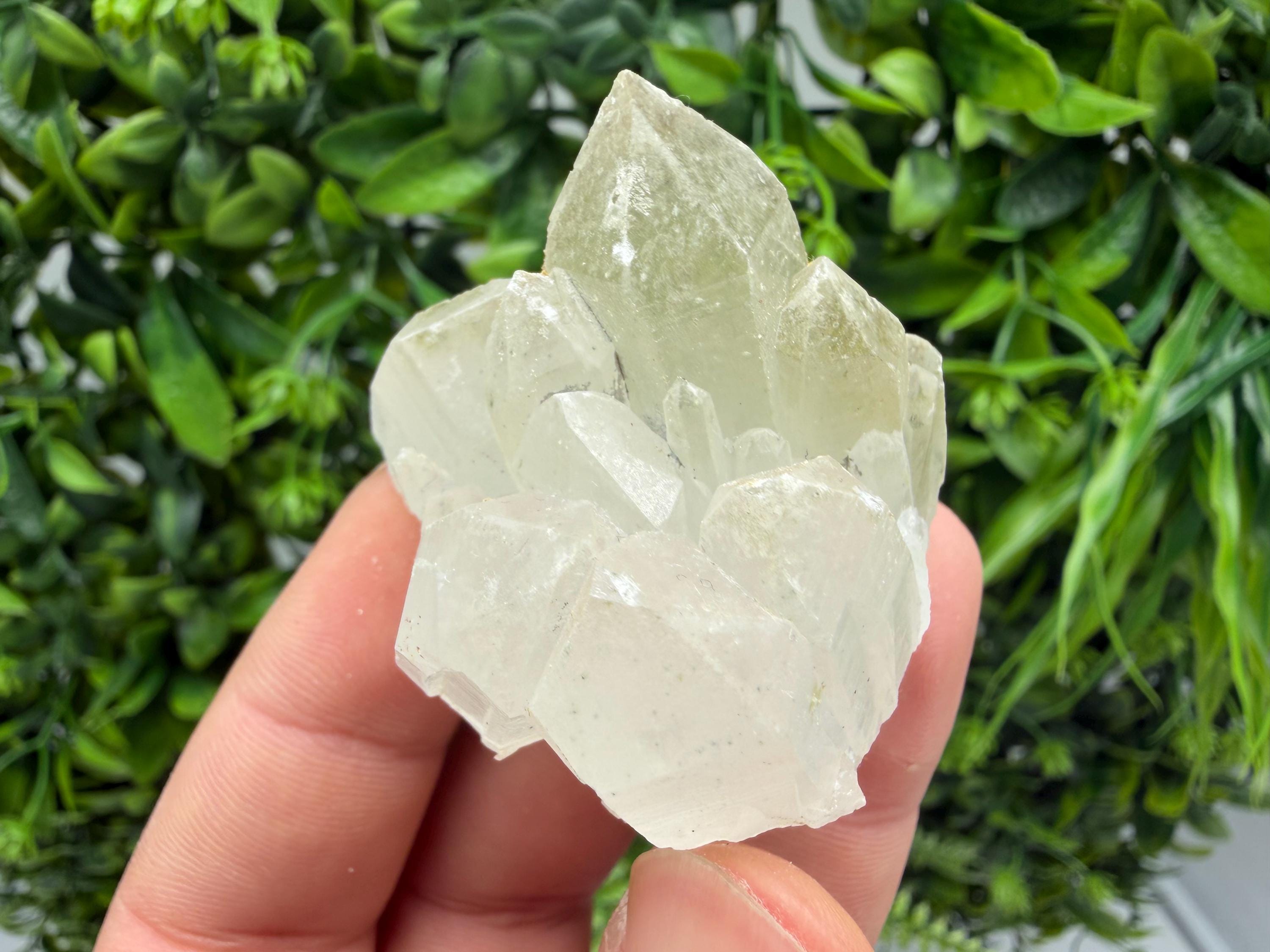 Wonderful Transparent Quartz whit Chlorite ,From 9th September mine,Madan,Bulgaria,Quartz,Quartz crystal,mineral specimen,collection quartz