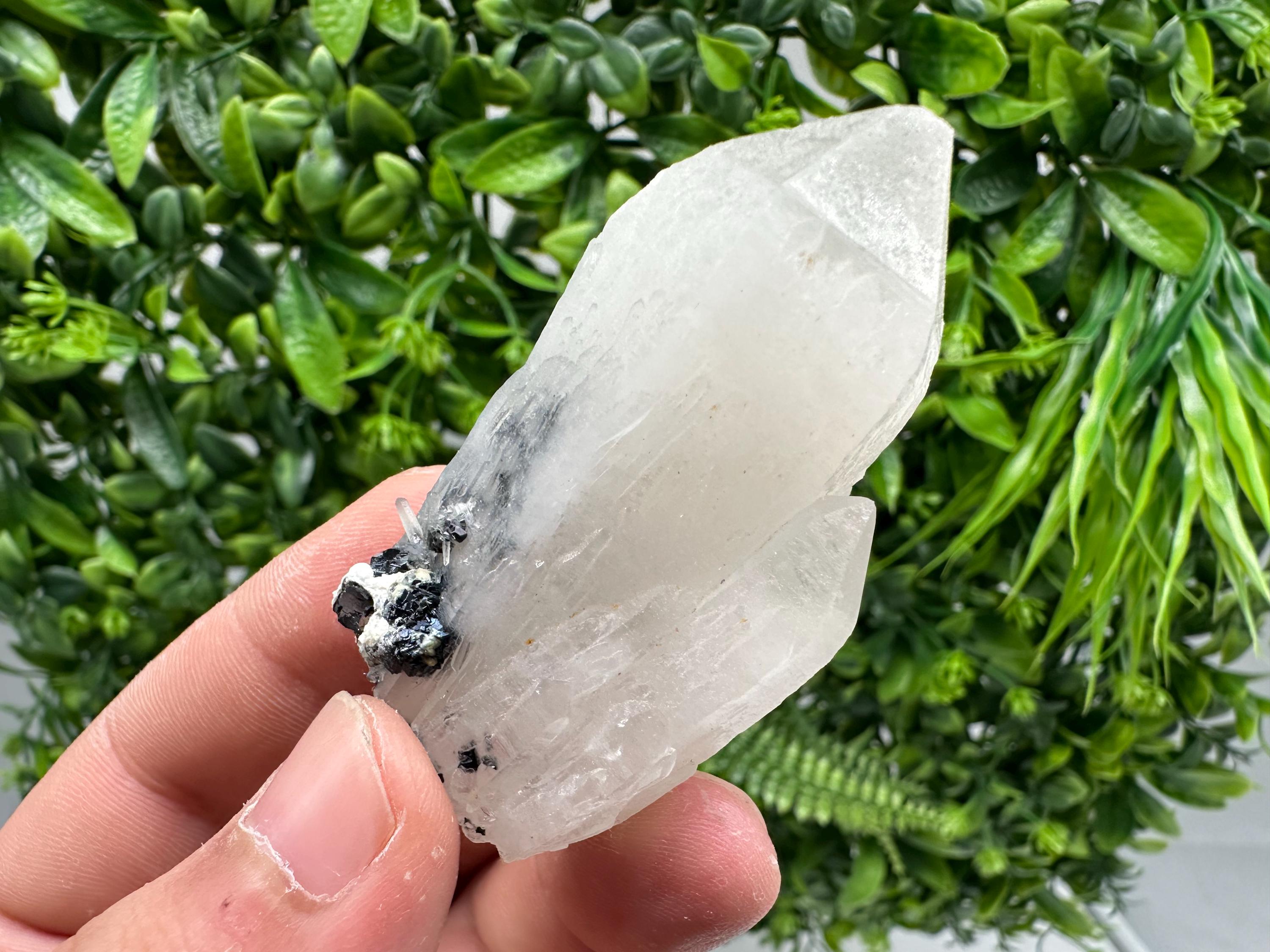 Stunning Sphalerite on  Quarzt from Borieva mine,Madan,Bulgaria,natural,collection mineral specimen,home decor crystal,gift,collection