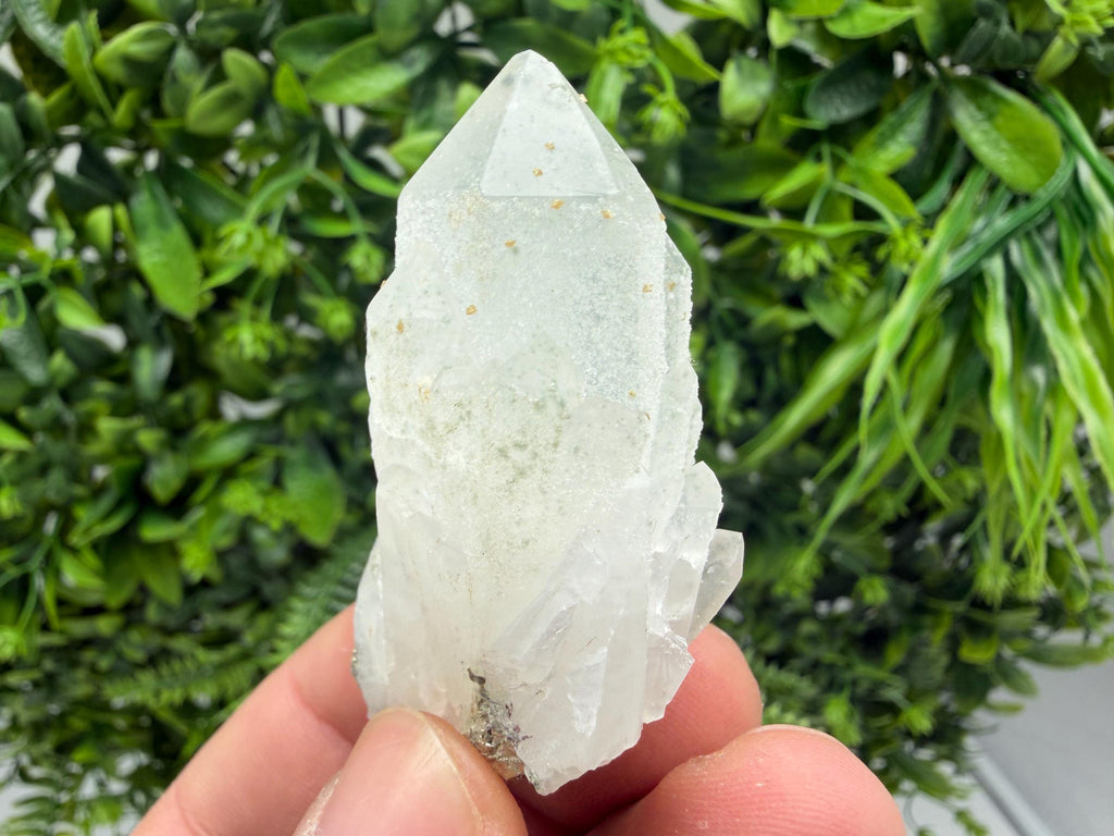 Wonderful Transparent Quartz whit Chlorite ,From 9th September mine,Madan,Bulgaria,Quartz,Quartz crystal,mineral specimen,collection quartz