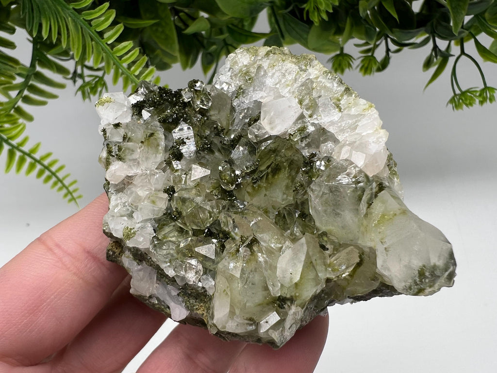 Stunning,Epidote with Quartz from Hakkari Turkey,Rainbow EPIDOTE,Mineral,Collection,Collection’s,GIFT,Epidote Crystal,Epidote from Turkey