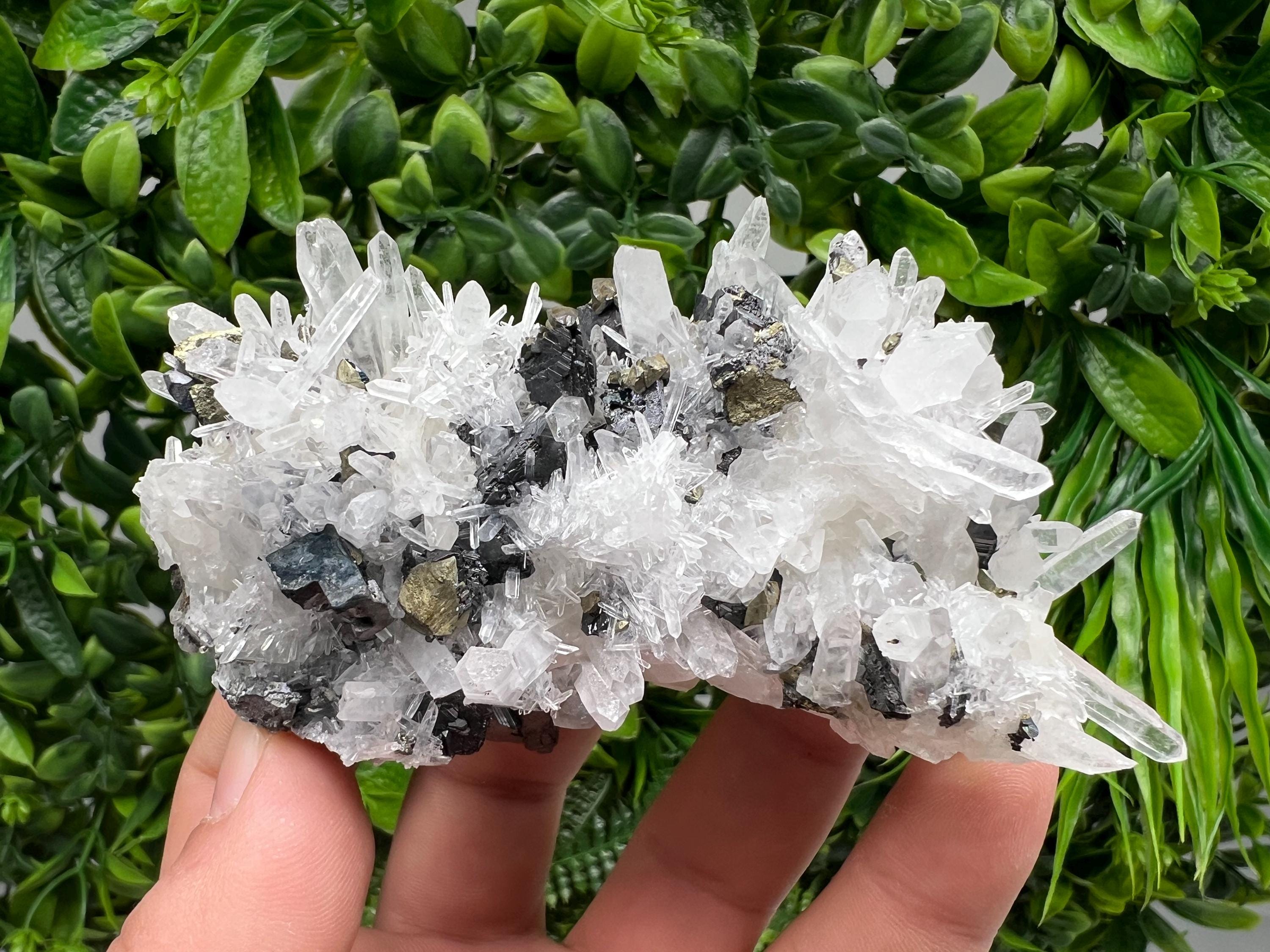Wonderful Sphalerite Chalcopyrite on Green Quartz whit Hematite feom 9 th September mine,Bulgaria,natural,collection mineral specimen,gift