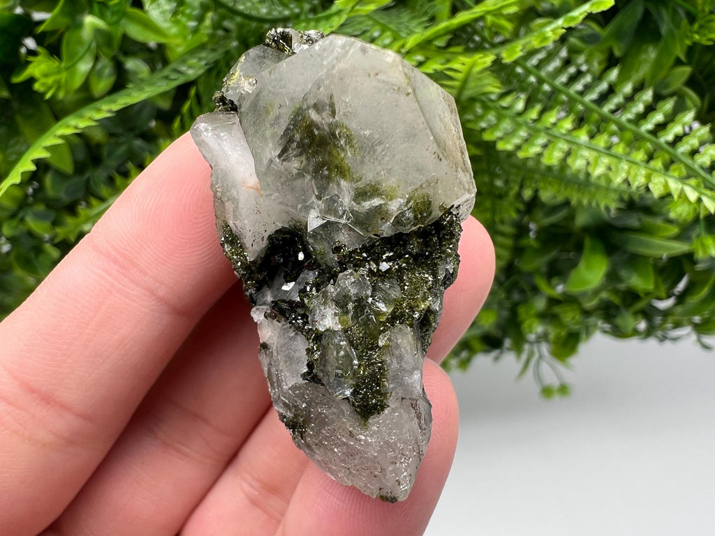 Stunning,Epidote with Quartz from Hakkari Turkey,Rainbow EPIDOTE,Mineral,Collection,Collection’s,GIFT,Epidote Crystal,Epidote from Turkey