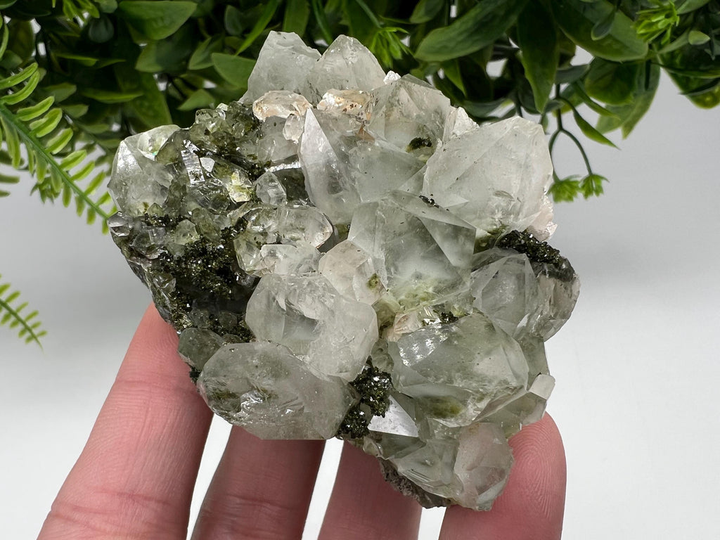 Stunning,Epidote with Quartz from Hakkari Turkey,Rainbow EPIDOTE,Mineral,Collection,Collection’s,GIFT,Epidote Crystal,Epidote from Turkey