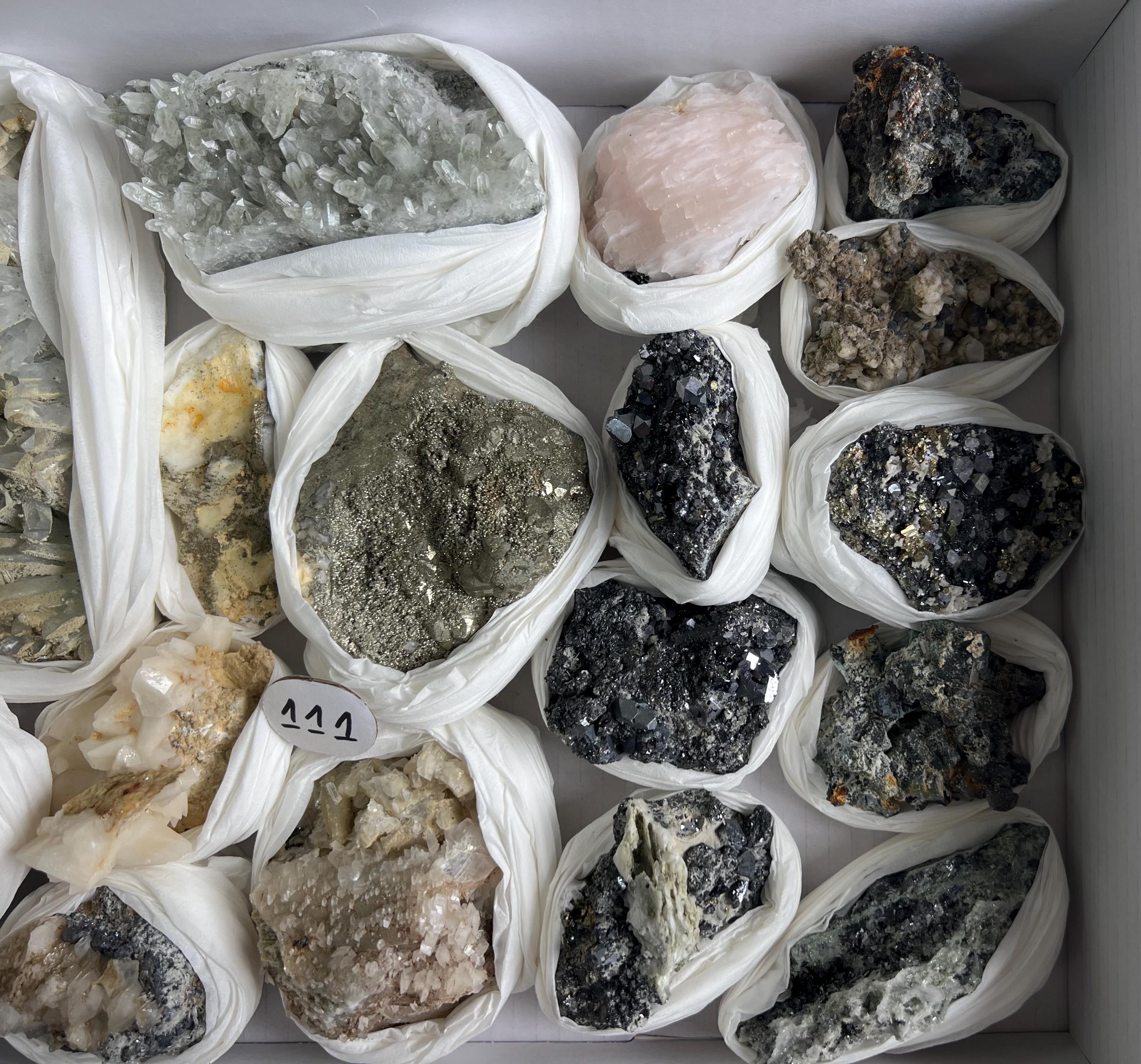 Wonderful Set,wholesale mineral,crystal,wholesale box,wholesale specimen,gift,souvenir,wholesale minerals box,wholesale specimen,healing