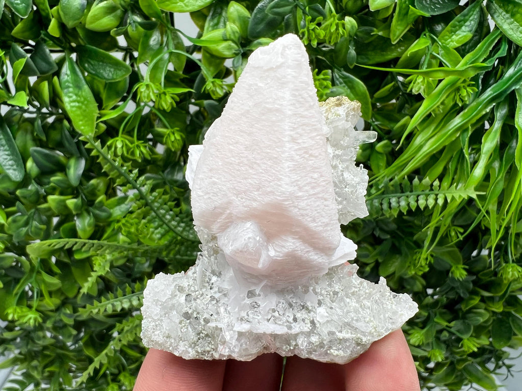 Incredible UV Mangano Calcite on Quartz from Borieva mine,Madan,Bulgaria,natural,collectible mineral specimen,home decor stone,crystal,gift