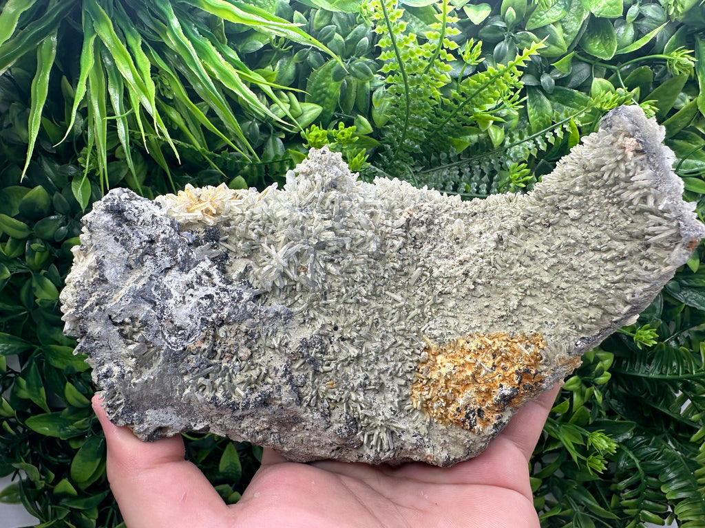 Chlorite Quartz with Hematite: Borieva Mine Crystal Decor (18/9/7 cm)