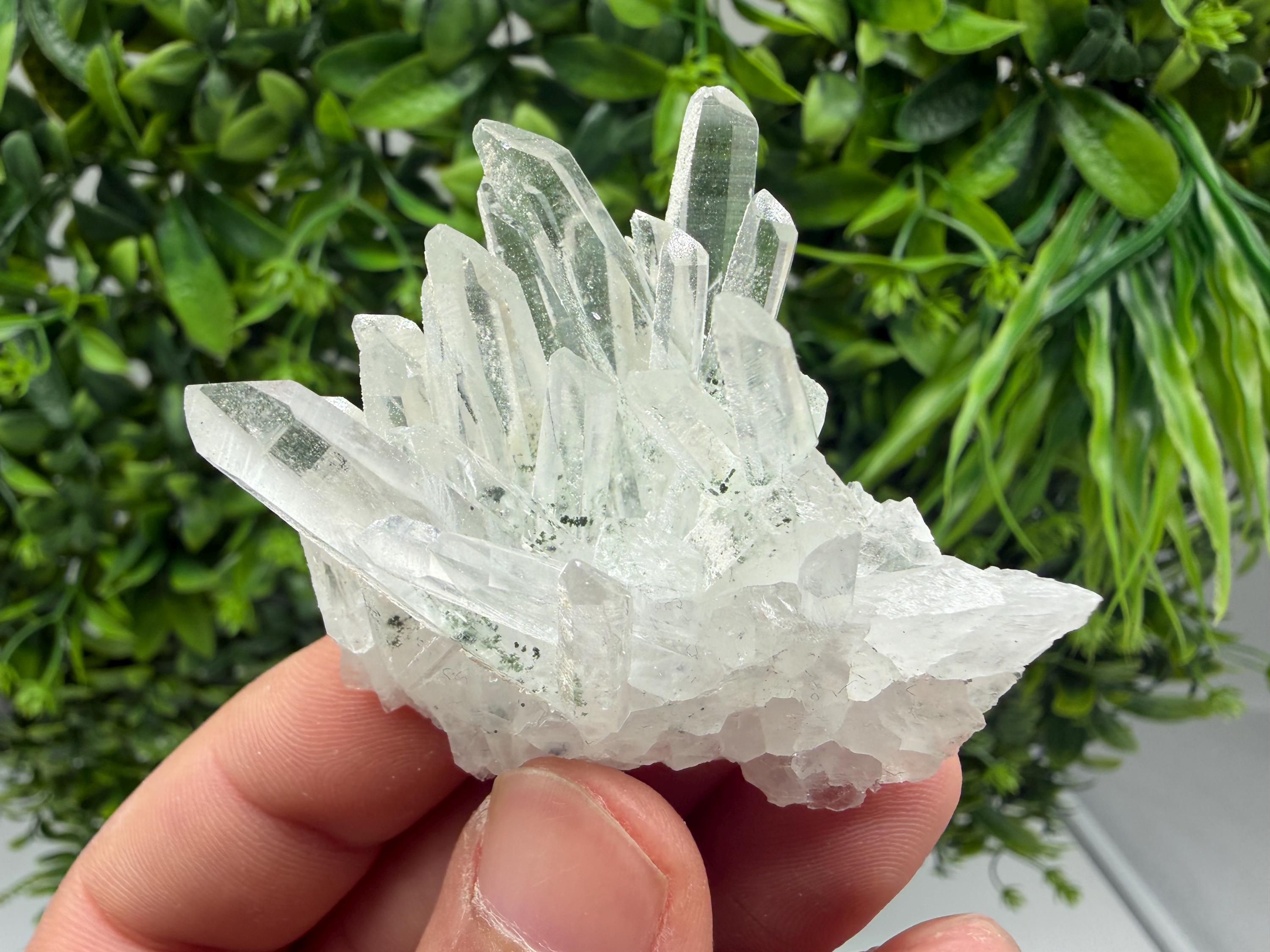 Wonderful Transparent Quartz whit Chlorite ,From 9th September mine,Madan,Bulgaria,Quartz,Quartz crystal,mineral specimen,collection quartz