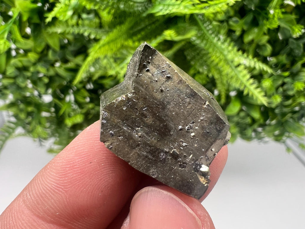 Mini Rare crystallisation Pyrite,Borieva mine,Bulgaria,floating Pyrite,golden Pyrite,Pyrite cluster,mini Collection specimen,Rainbow Pyrite