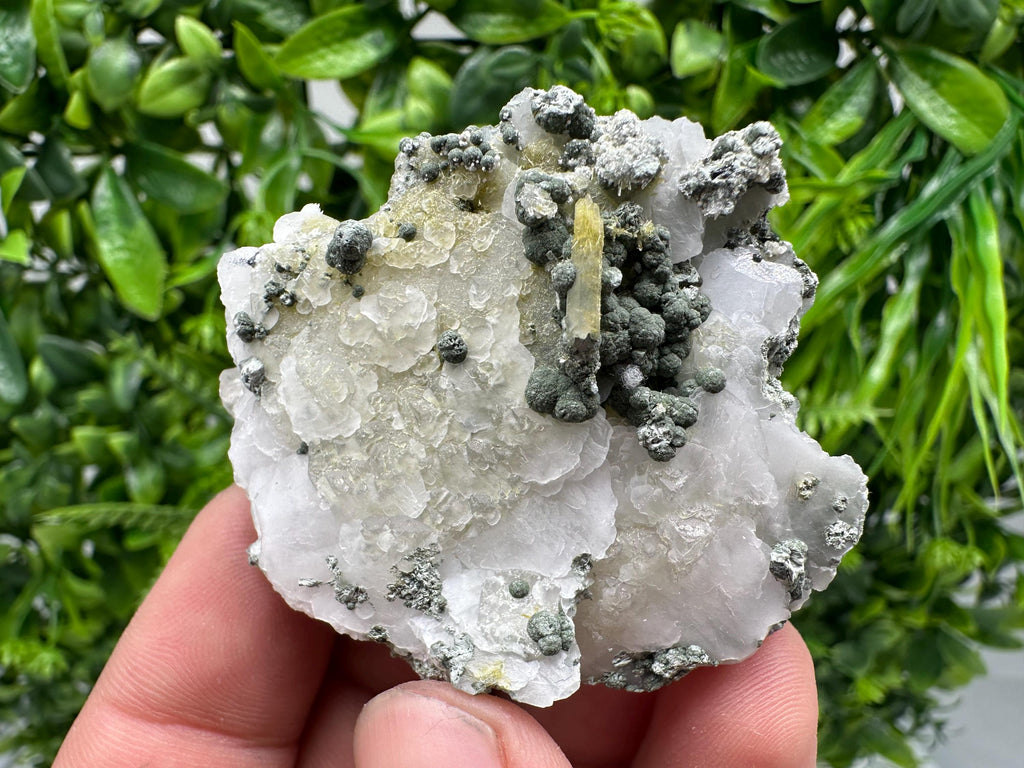 Wonderful,UV Mangano Calcite from Borieva mine Madan Bulgaria natural minerals souvenir crystal collection home decor souvenir gift stone