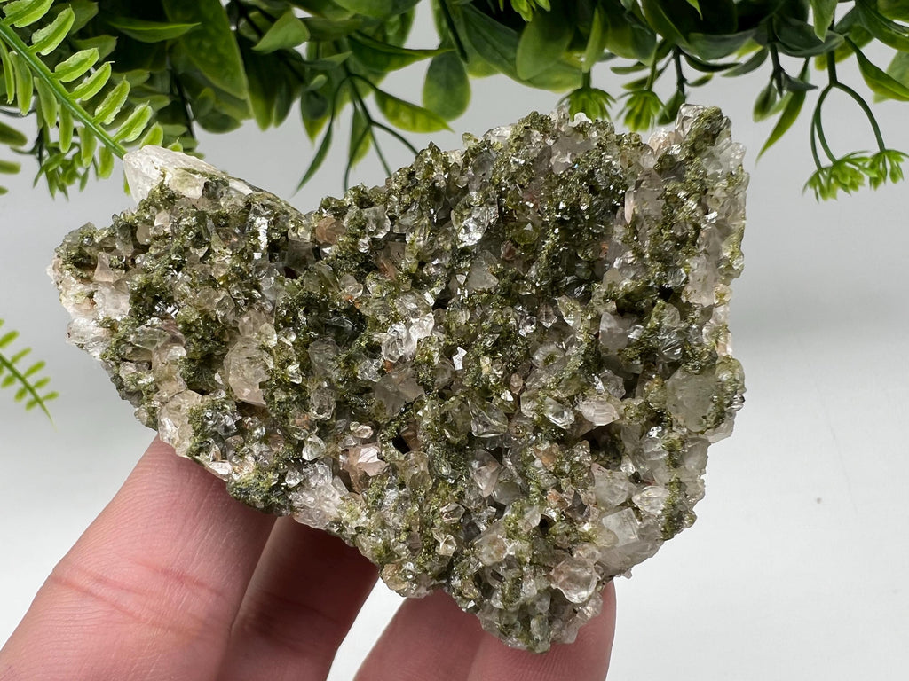 Stunning,Epidote with Quartz from Hakkari Turkey,Rainbow EPIDOTE,Mineral,Collection,Collection’s,GIFT,Epidote Crystal,Epidote from Turkey