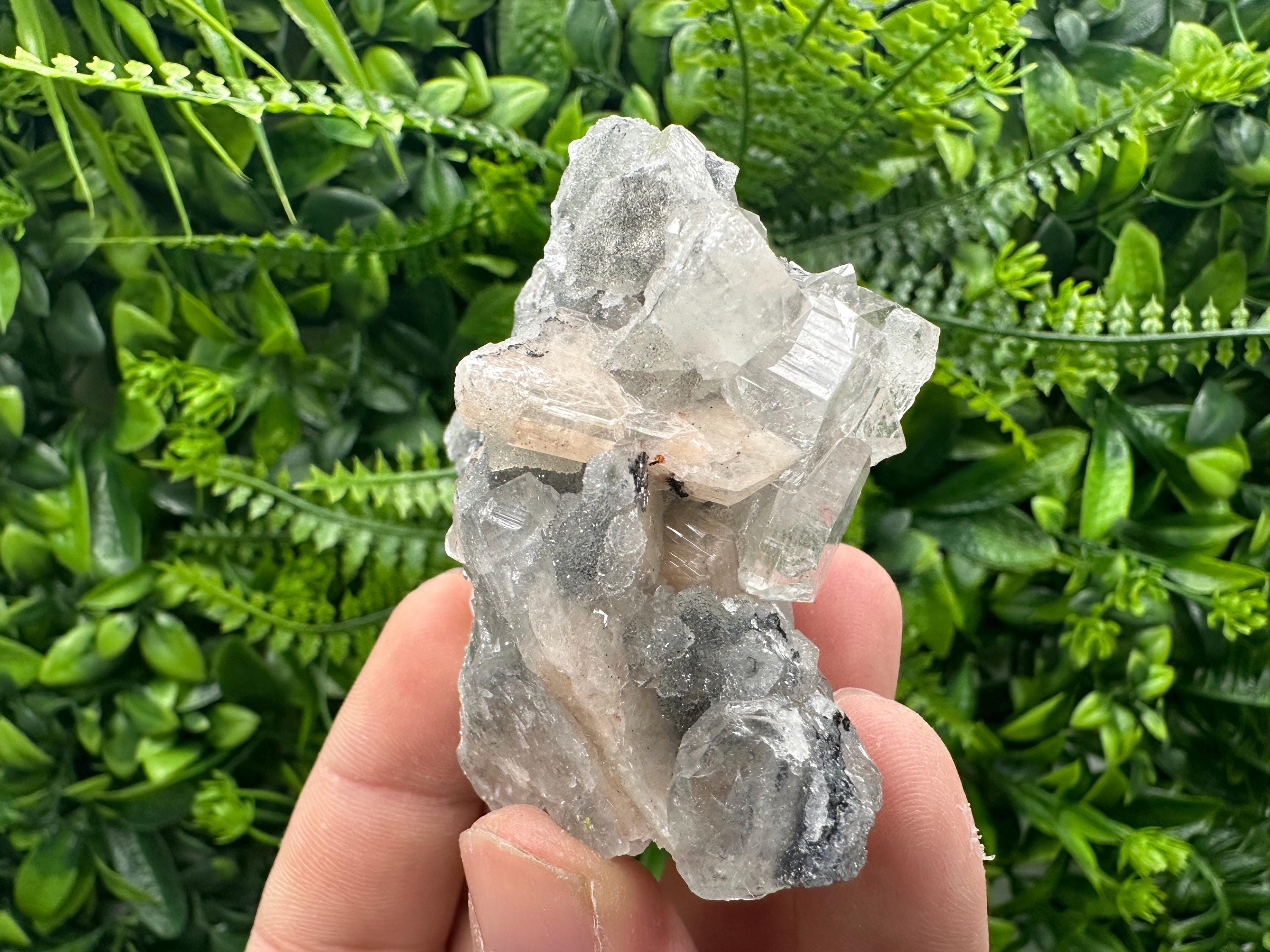 Apophyllite Stilbite on Chalcedony, India Mineral Specimen (6.5/6.5/3.5cm)
