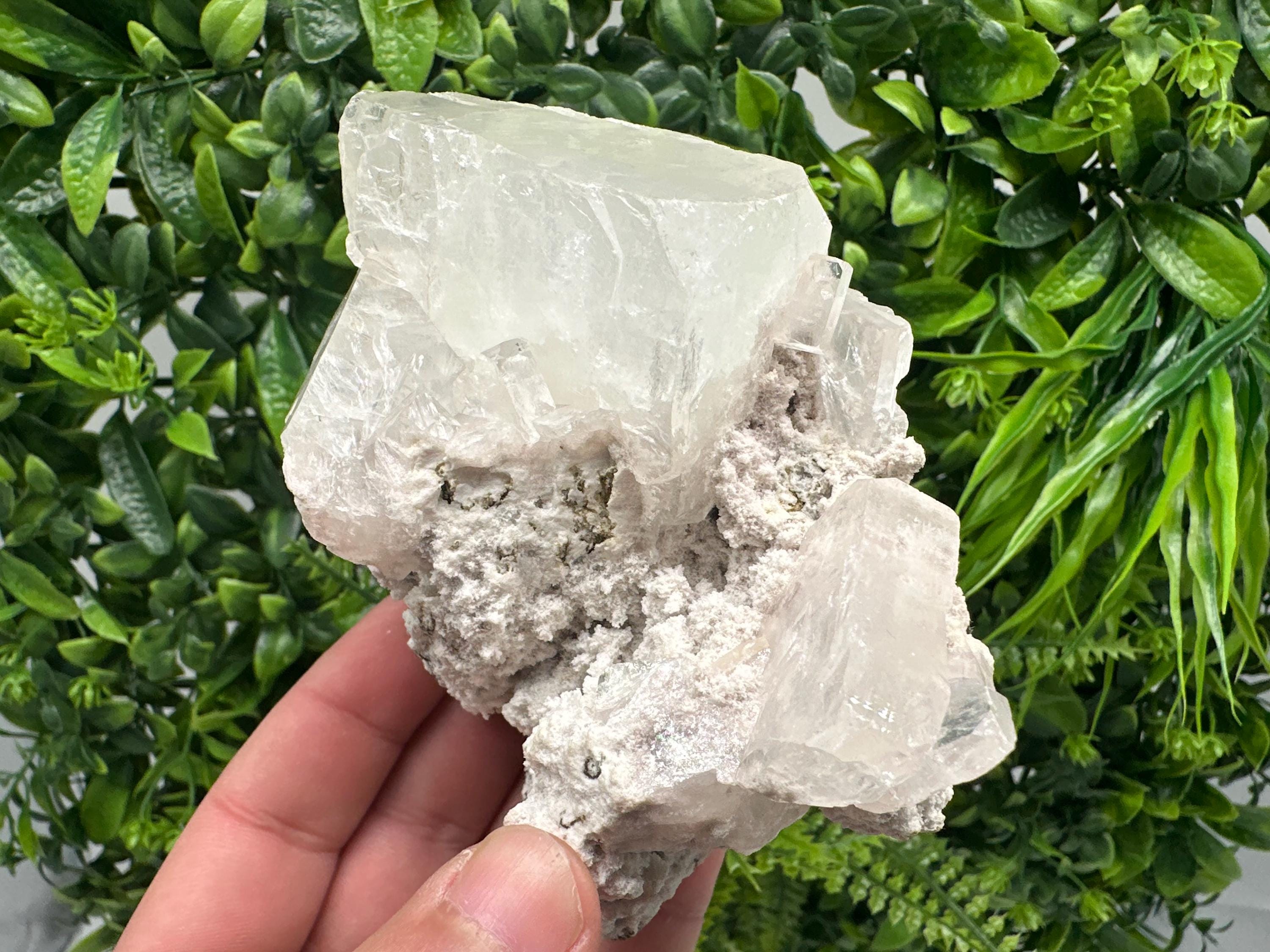 STUNNING Transparent Apophyllite on Chalcedony,natural, collection minerals specimen,India Minerals,Crystal, Stone Mineral Specimens India