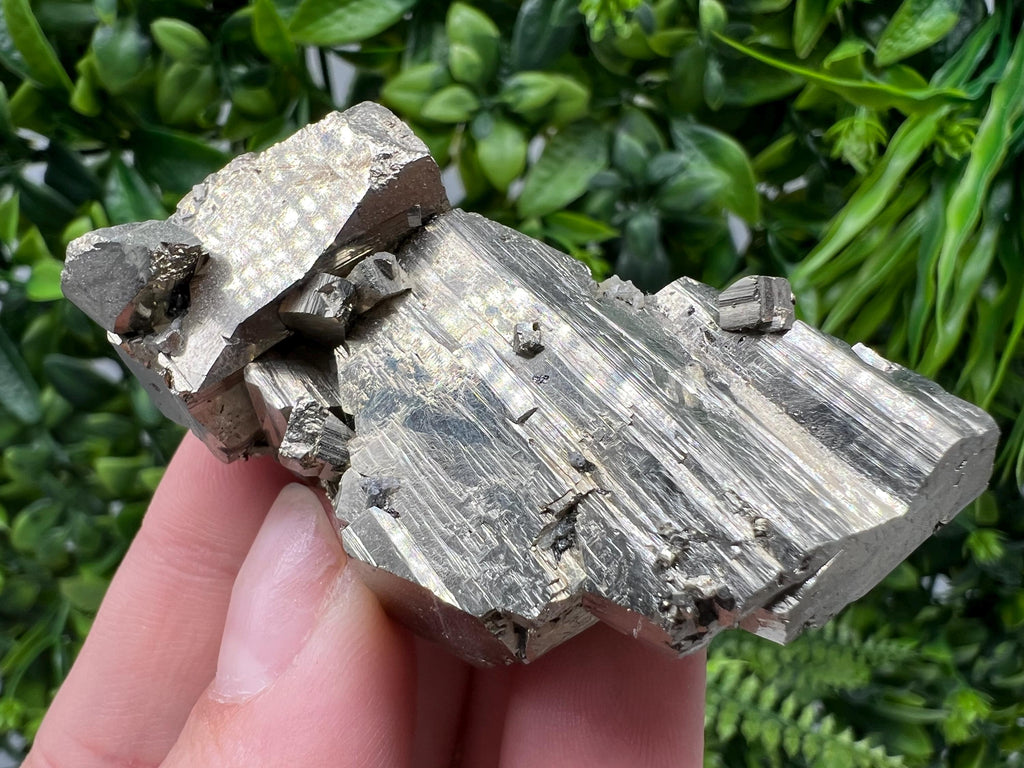 Rare crystallisation Pyrite,Borieva mine,Bulgaria,floating Pyrite,golden Pyrite,Pyrite cluster,mini Collection specimen,Rainbow Pyrite