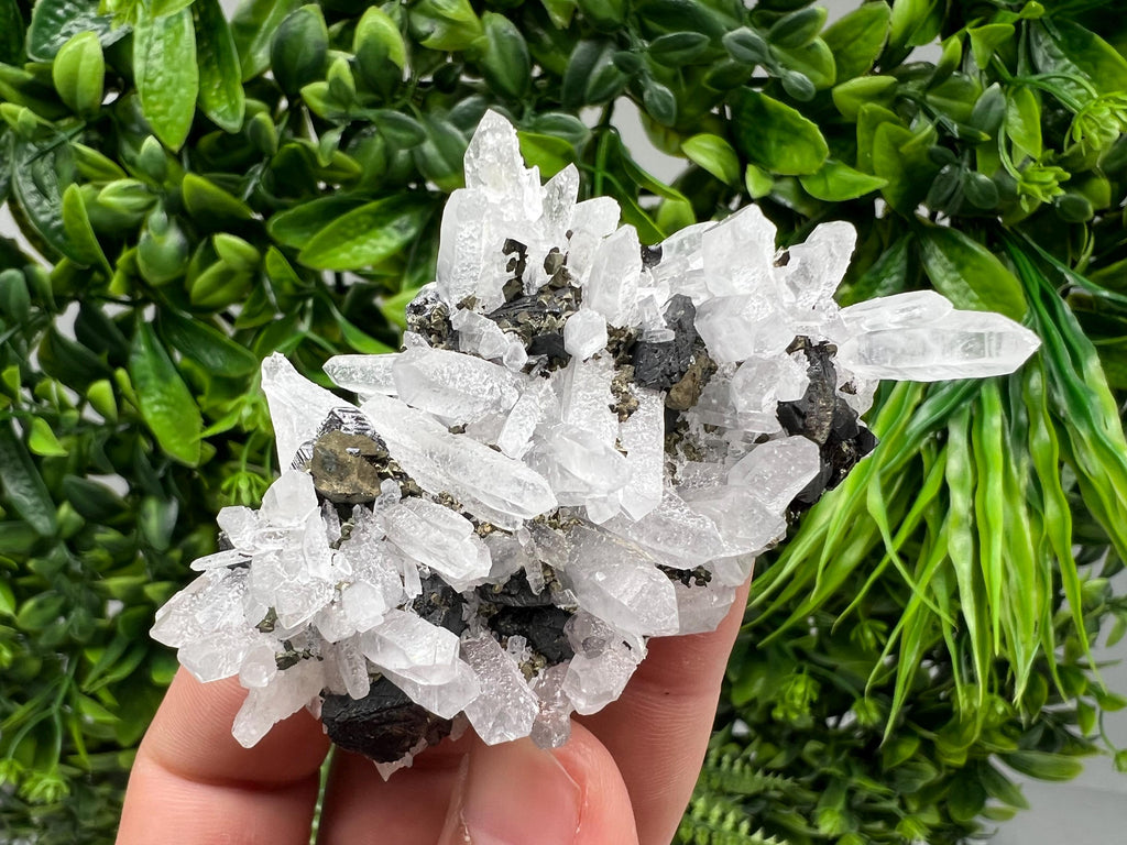 Wonderful Sphalerite Chalcopyrite on Green Quartz whit Hematite feom 9 th September mine,Bulgaria,natural,collection mineral specimen,gift