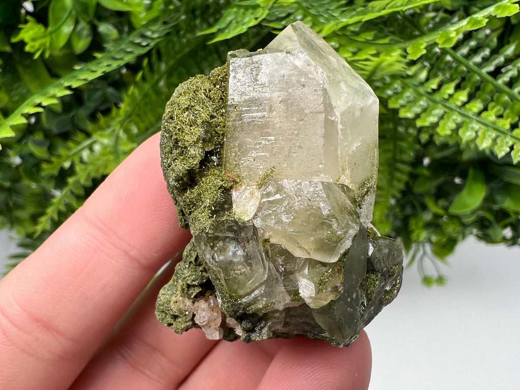 Stunning,Epidote with Quartz from Hakkari Turkey,Rainbow EPIDOTE,Mineral,Collection,Collection’s,GIFT,Epidote Crystal,Epidote from Turkey