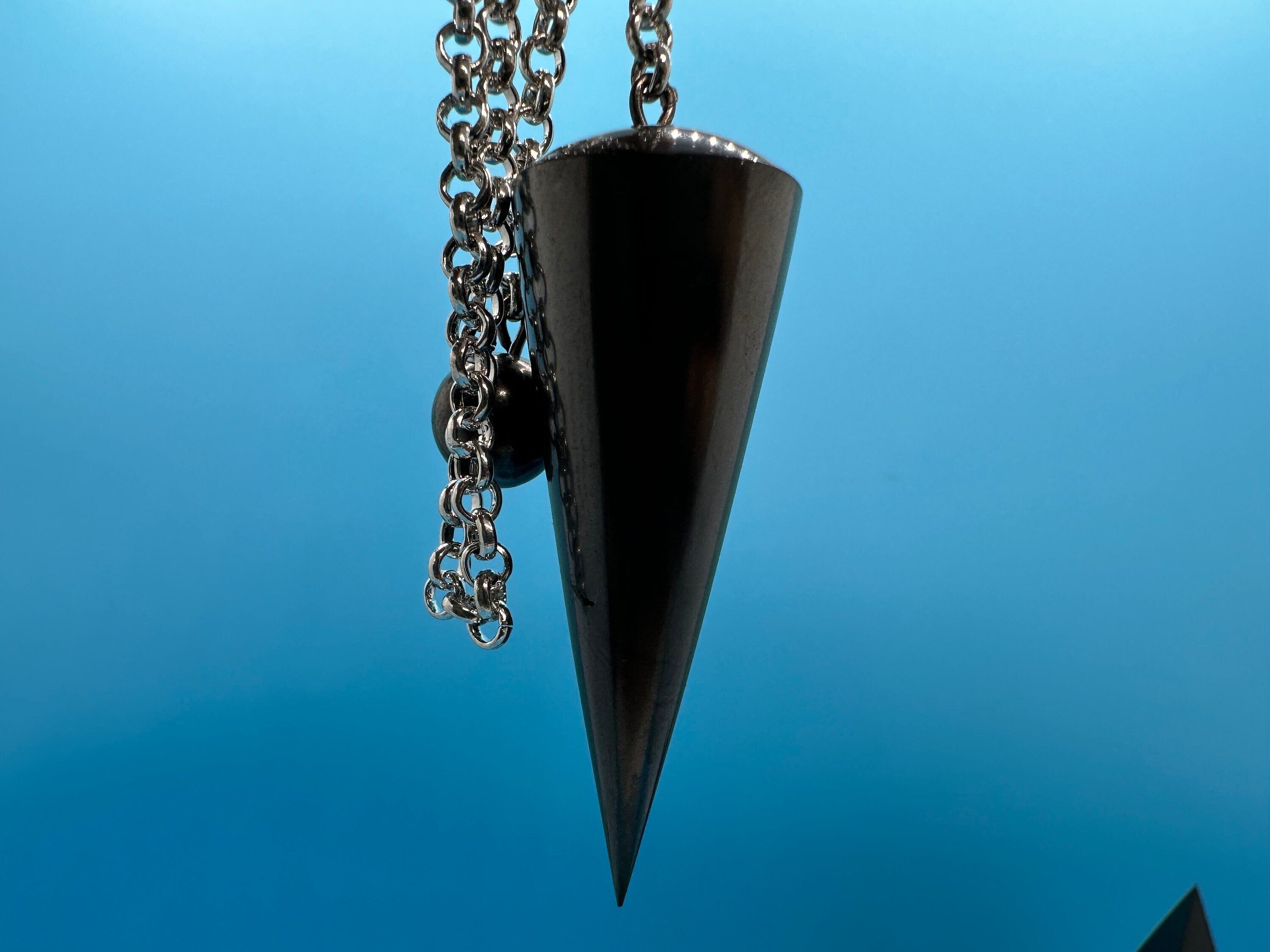 Shungite Crystal Pendulum: EMF & 5G Protection, Healing Stone