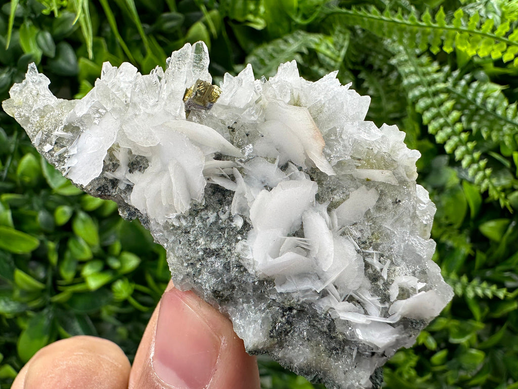 Calcite on Quartz Crystal: Borieva Mine, Bulgaria (7/4.5/2cm)