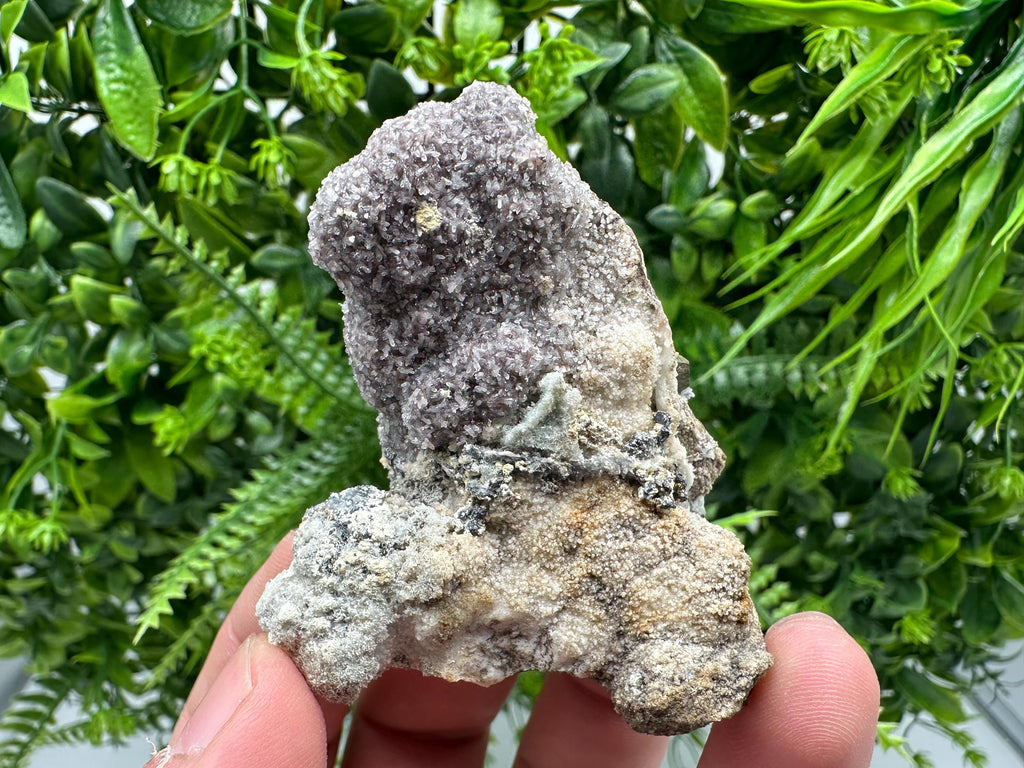 Wonderful Red Chalcedony,chlorite inclusion from 9th September mine,Bulgaria,natural,collection mineral specimen,home decor stone,gift cryst