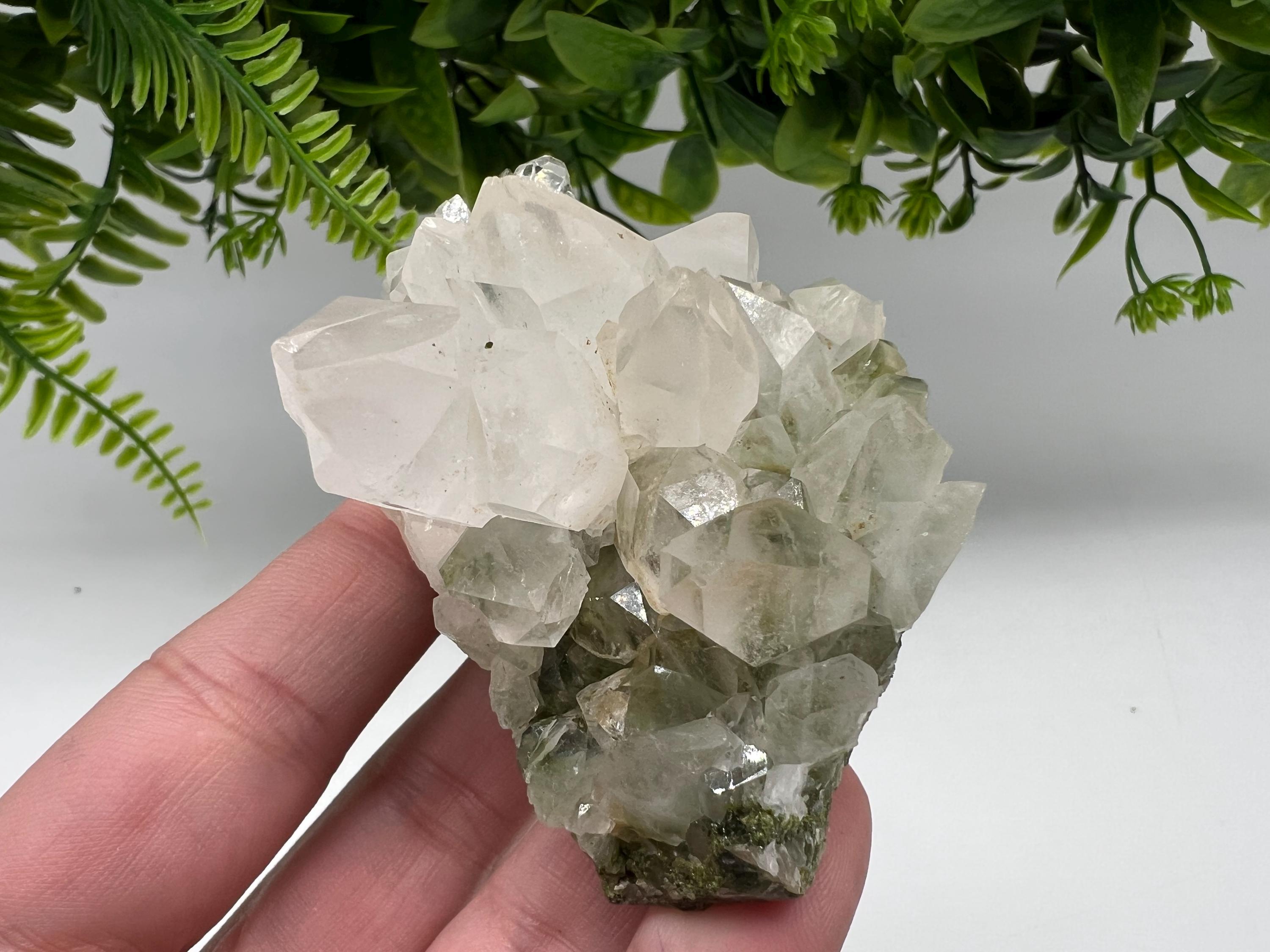 Stunning,Epidote with Quartz from Hakkari Turkey,Rainbow EPIDOTE,Mineral,Collection,Collection’s,GIFT,Epidote Crystal,Epidote from Turkey