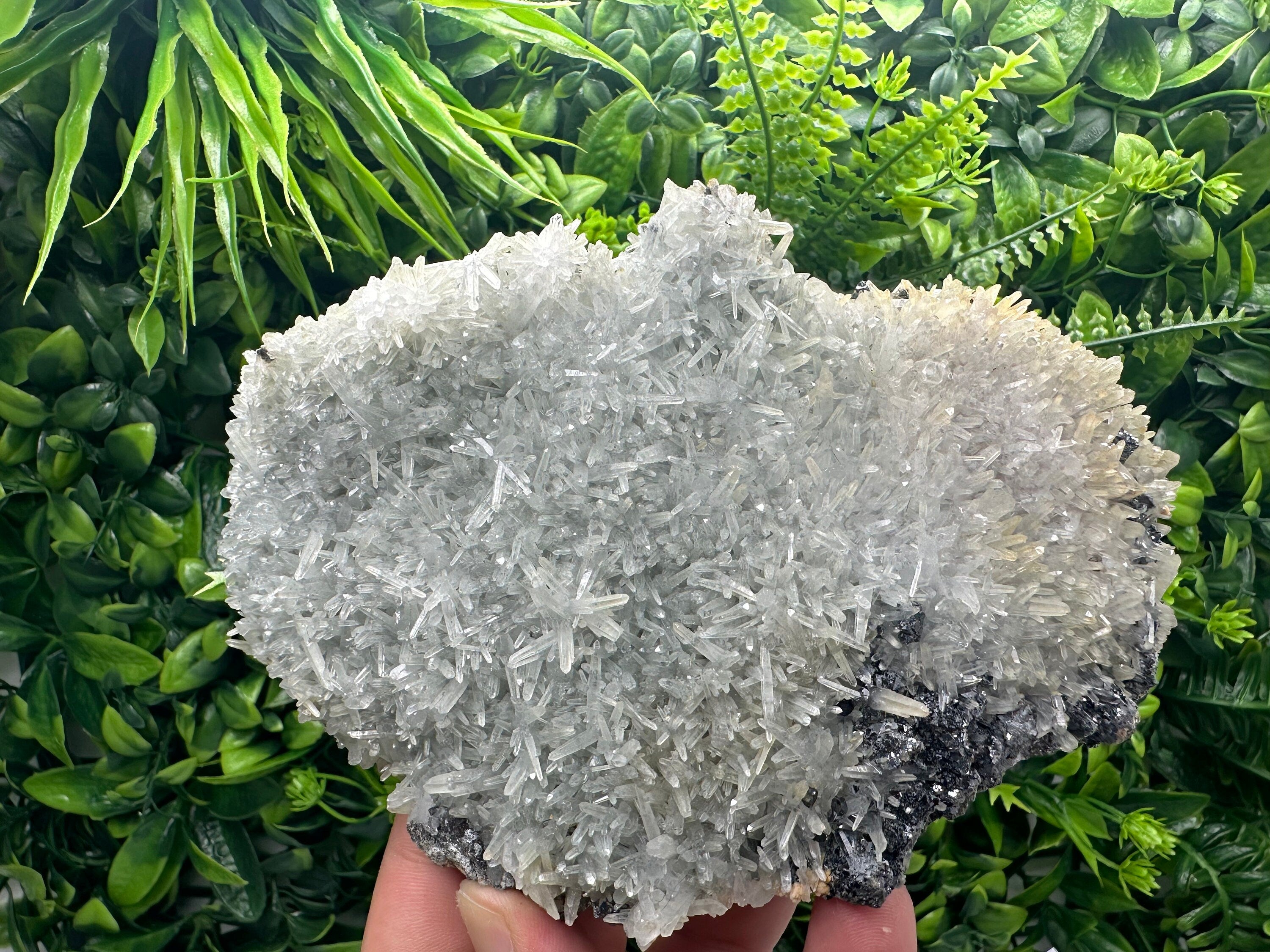 Chlorite Quartz with Hematite: Borieva Mine Crystal Decor (18/9/7 cm)