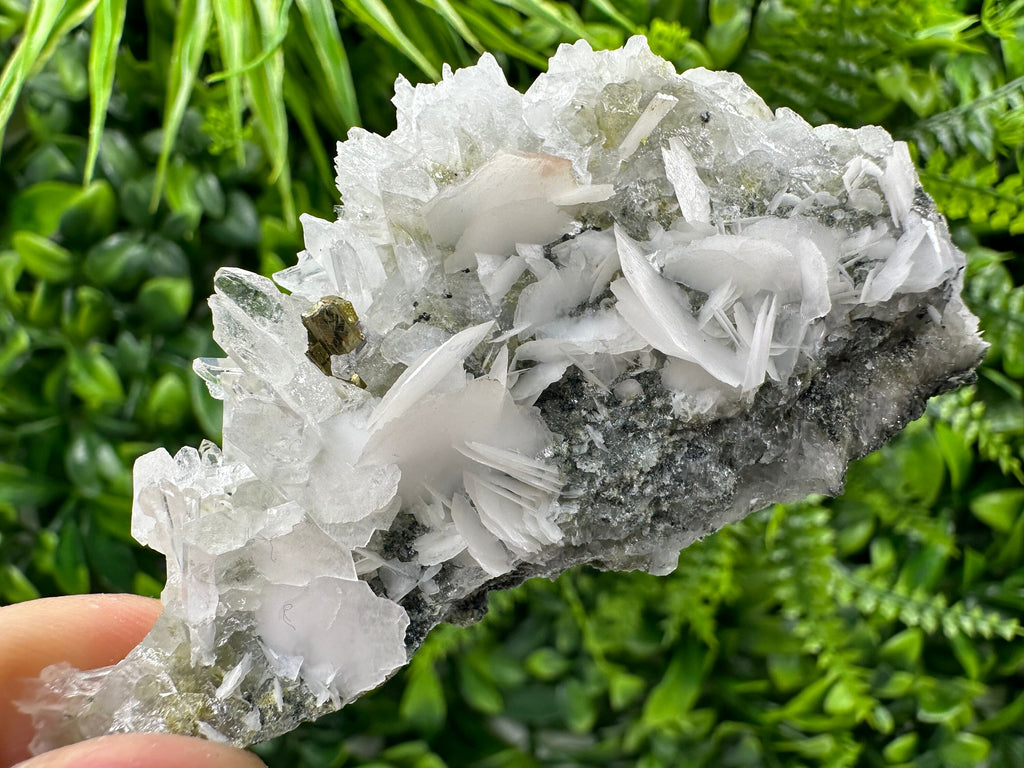 Calcite on Quartz Crystal: Borieva Mine, Bulgaria (7/4.5/2cm)