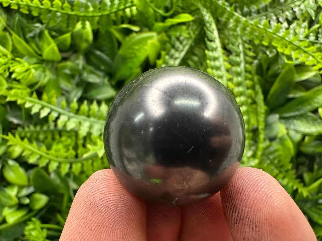 Shungite Sphere 3cm: Polished EMF Protection Crystal